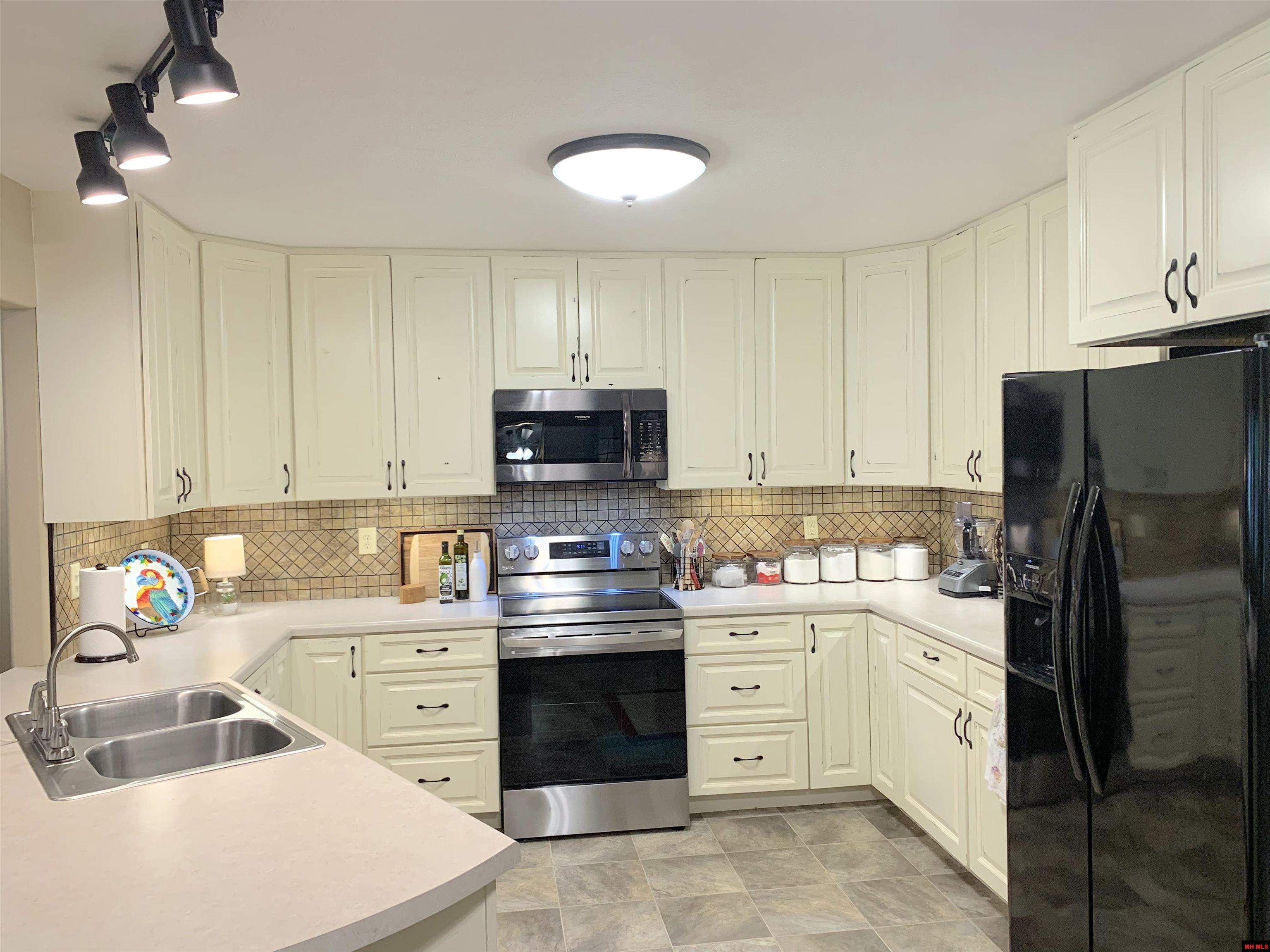 1321-2 Wilshire Court