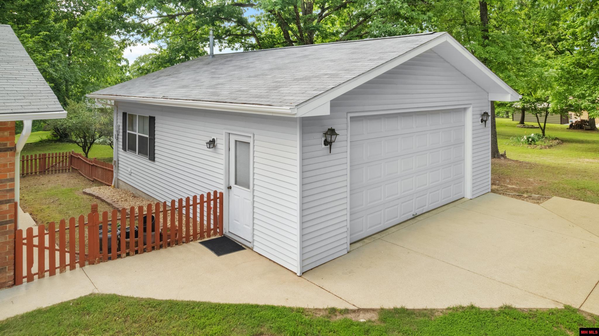 86 Rose Lane