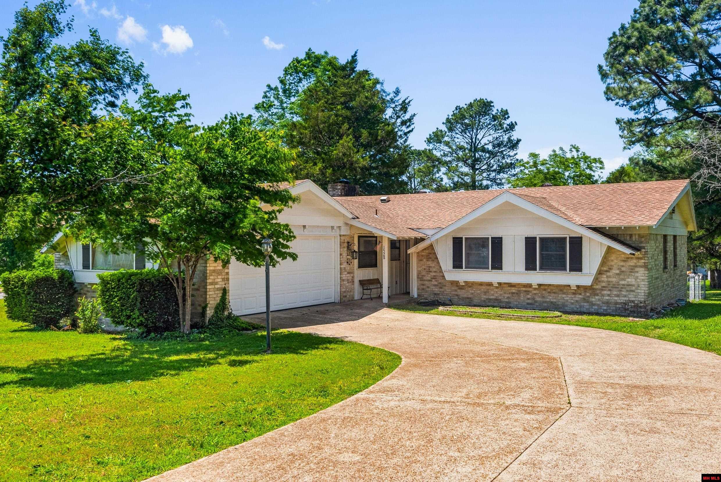 1528 Berry Lane