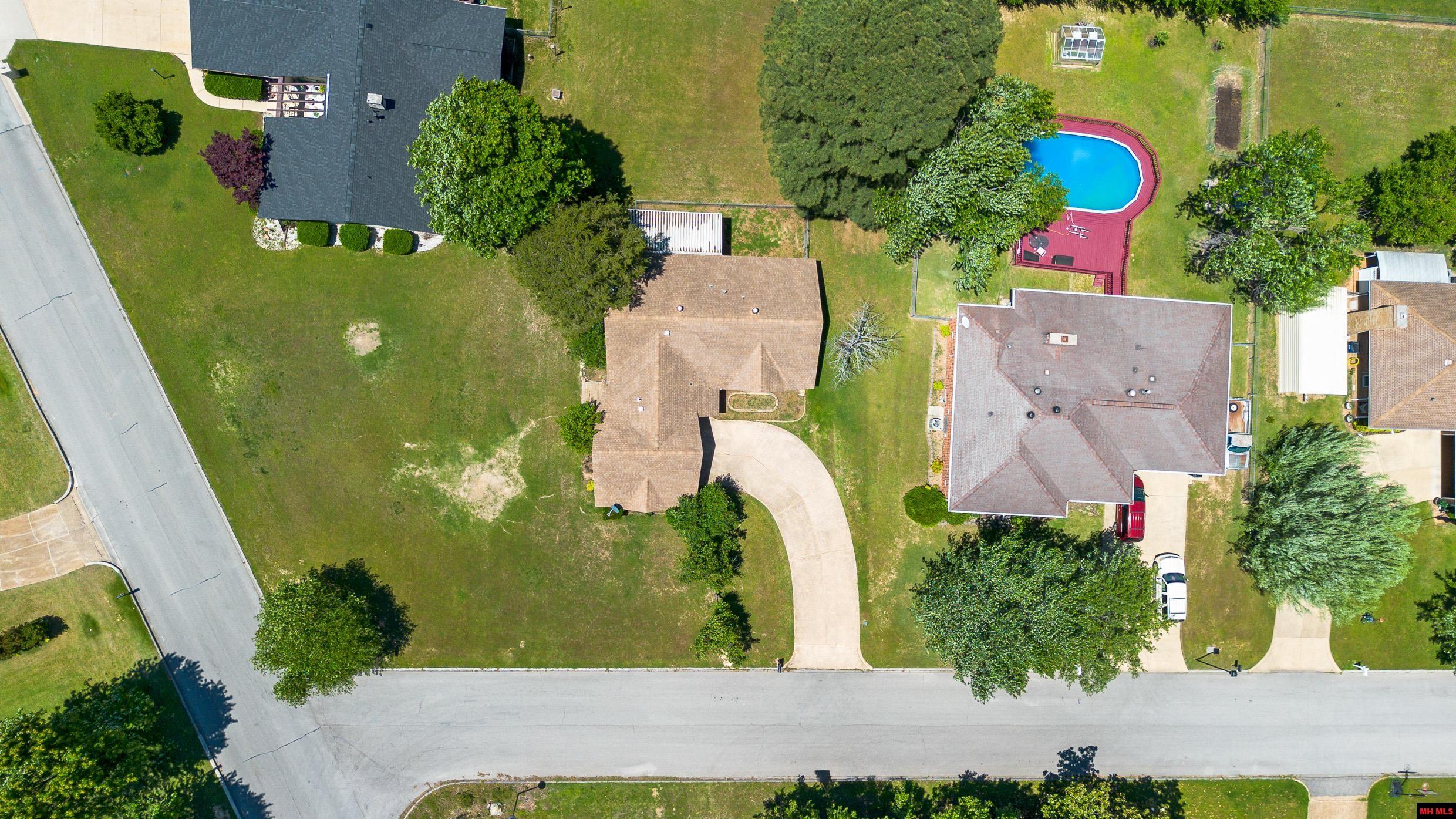 1528 Berry Lane