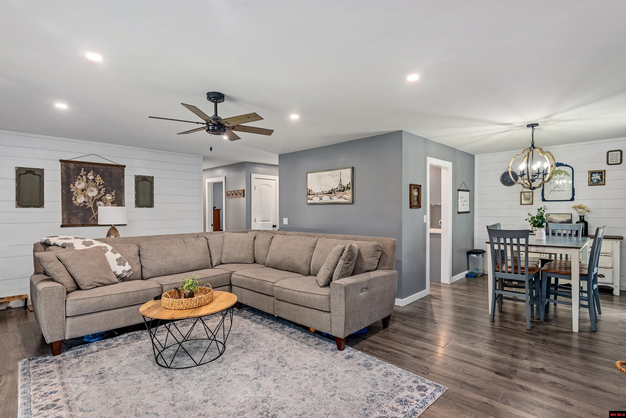 1528 Berry Lane