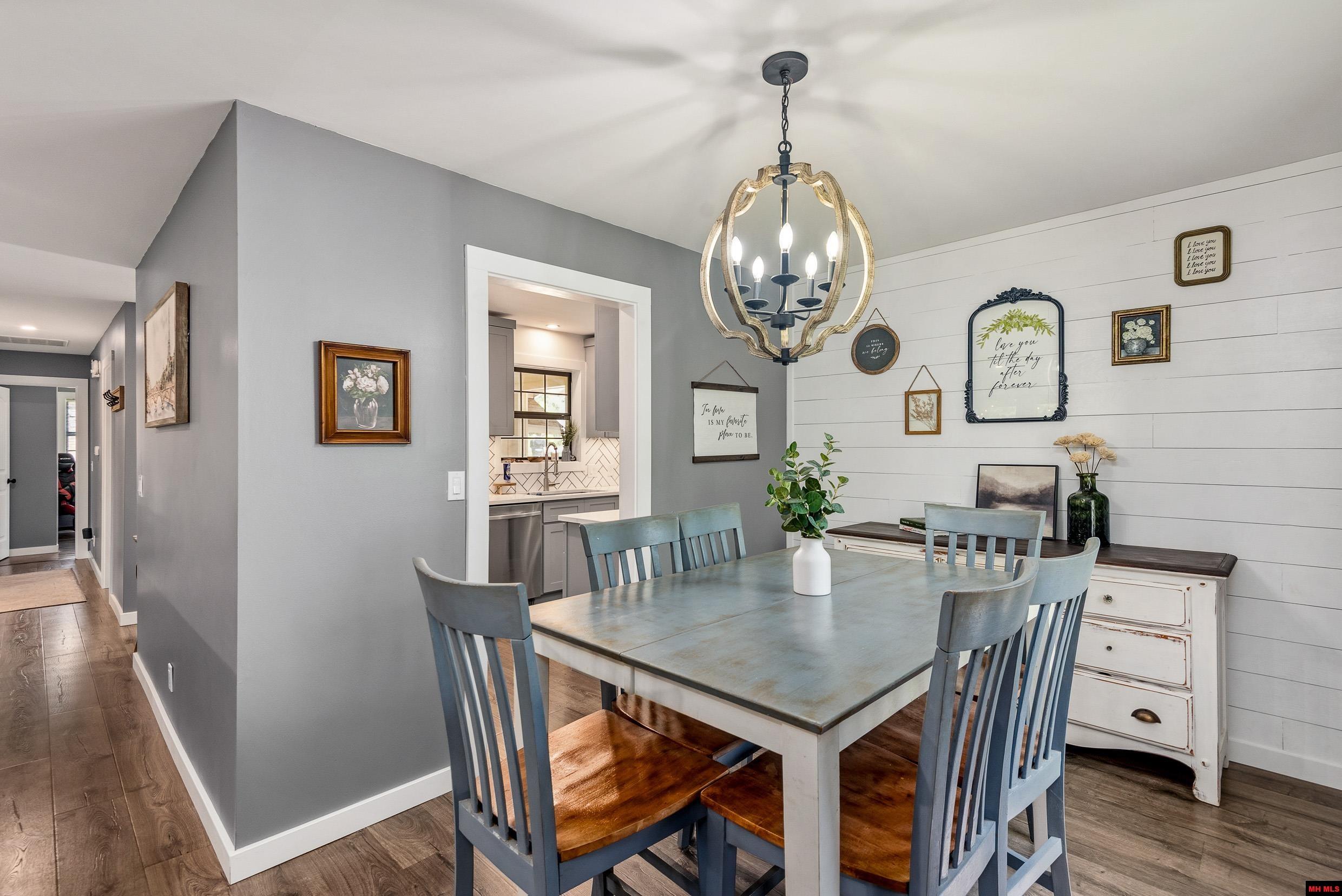 1528 Berry Lane