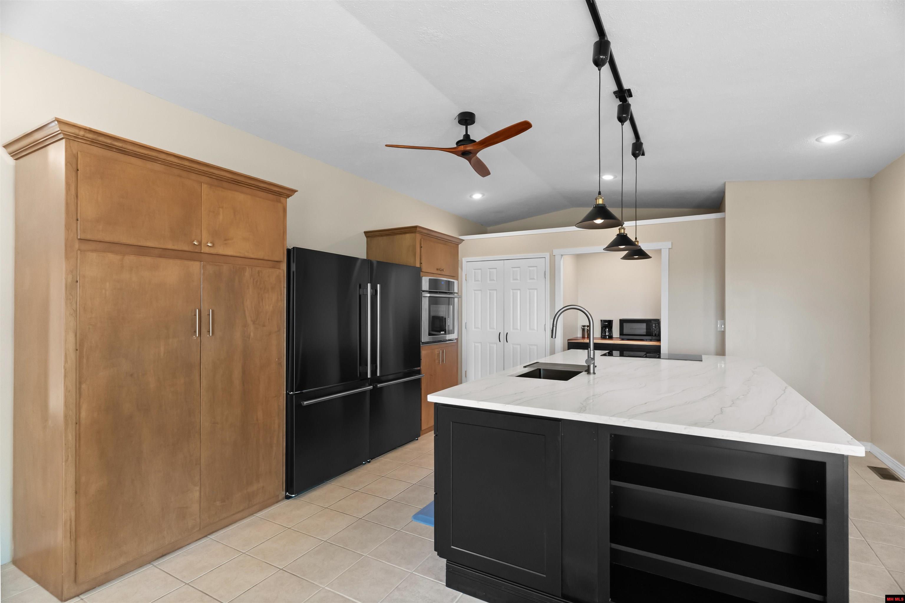 537 Eagle Lane