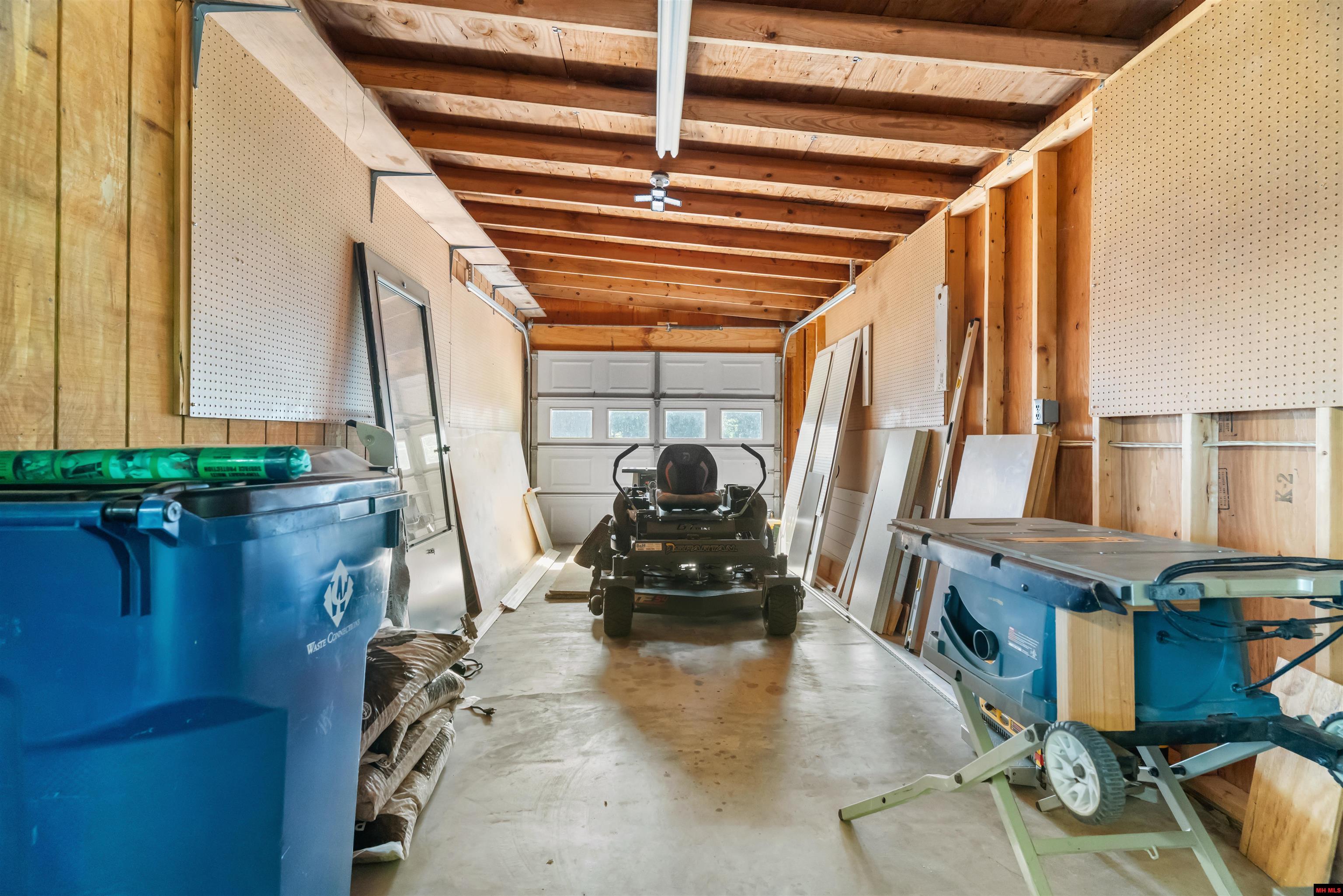 537 Eagle Lane