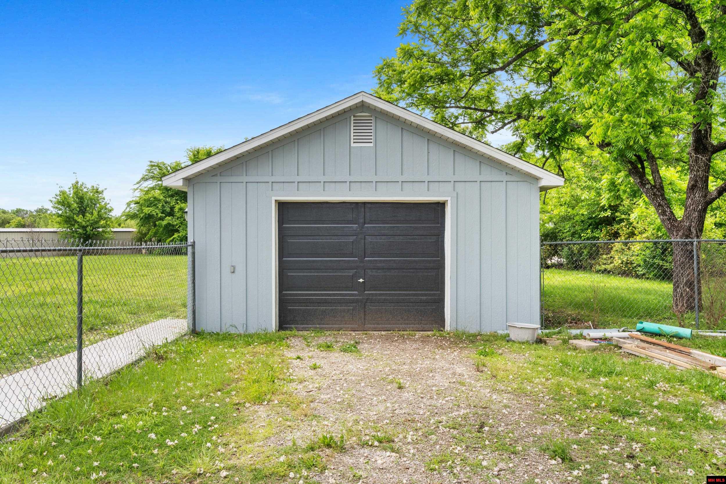 496 Cr 27