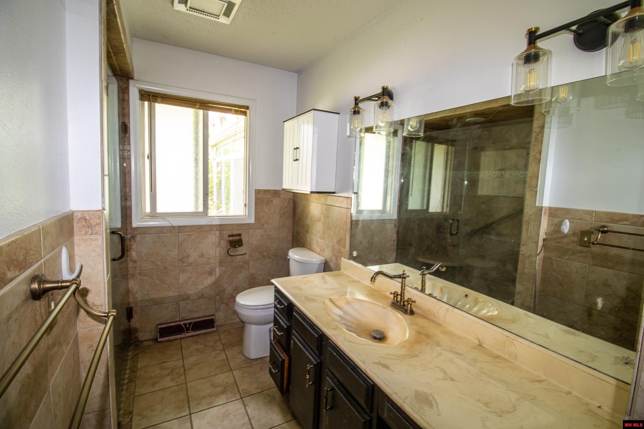 105 WALDEN LANE Bull Shoals, AR