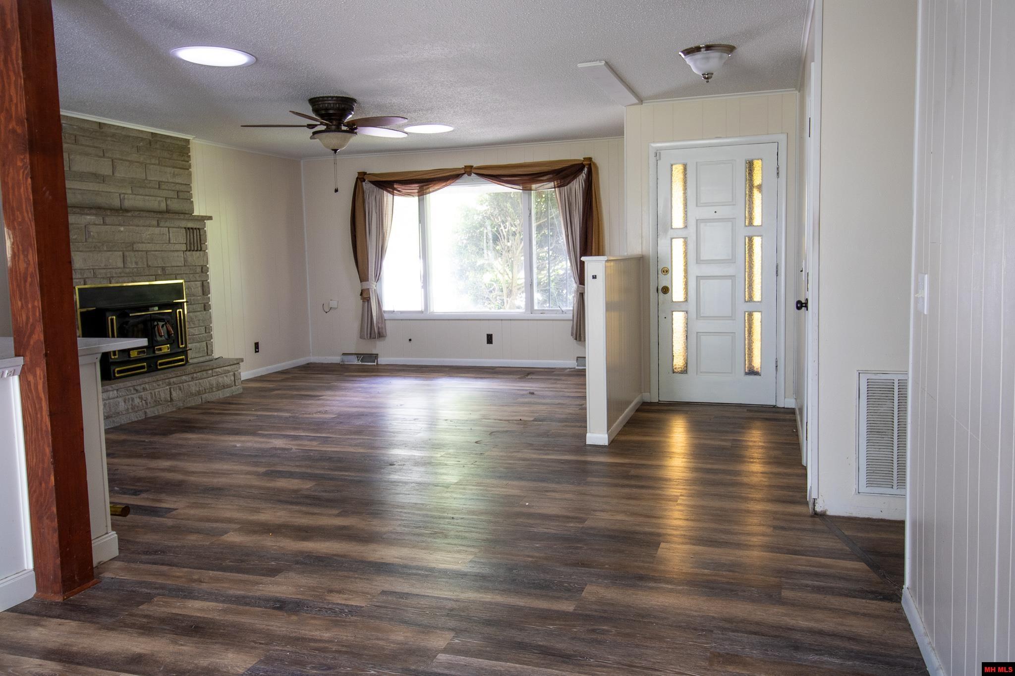 105 WALDEN LANE Bull Shoals, AR