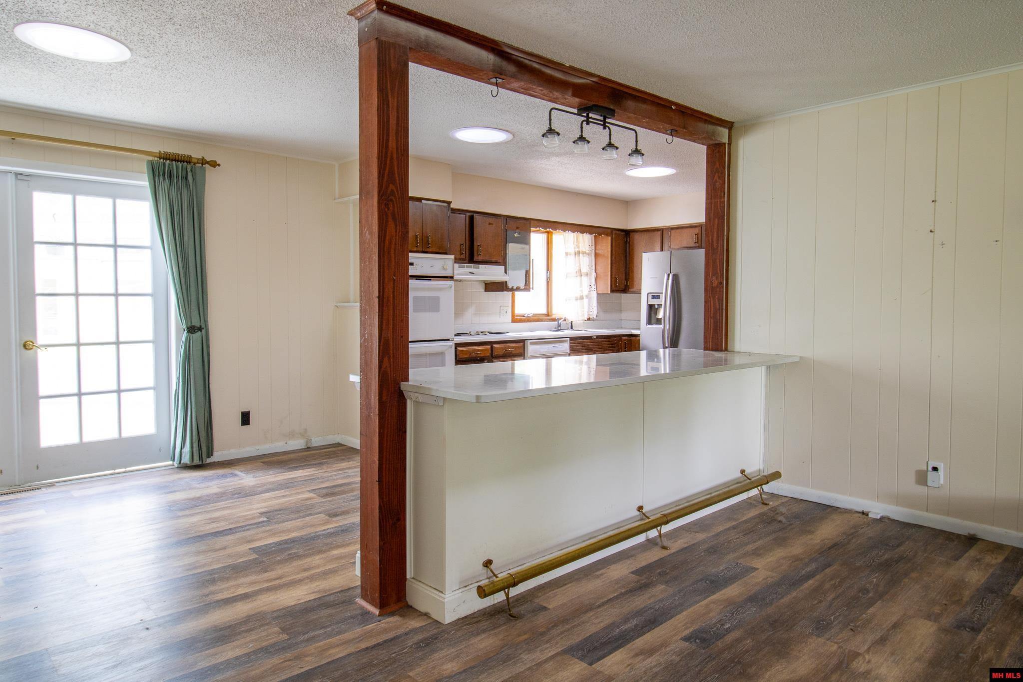 105 WALDEN LANE Bull Shoals, AR