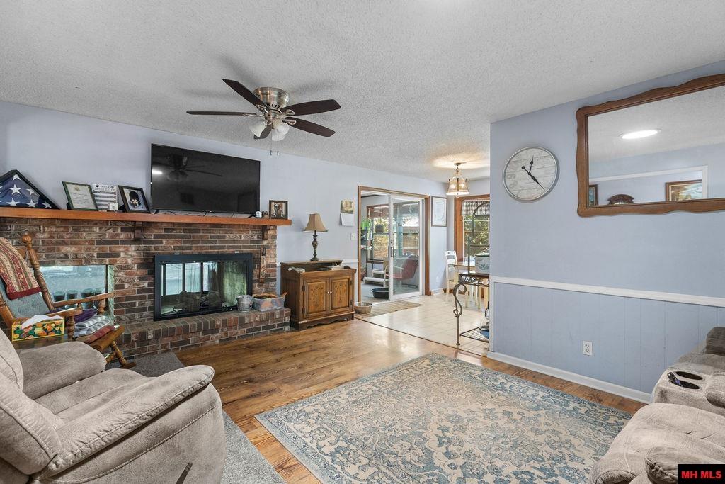 2503 Crescent Drive