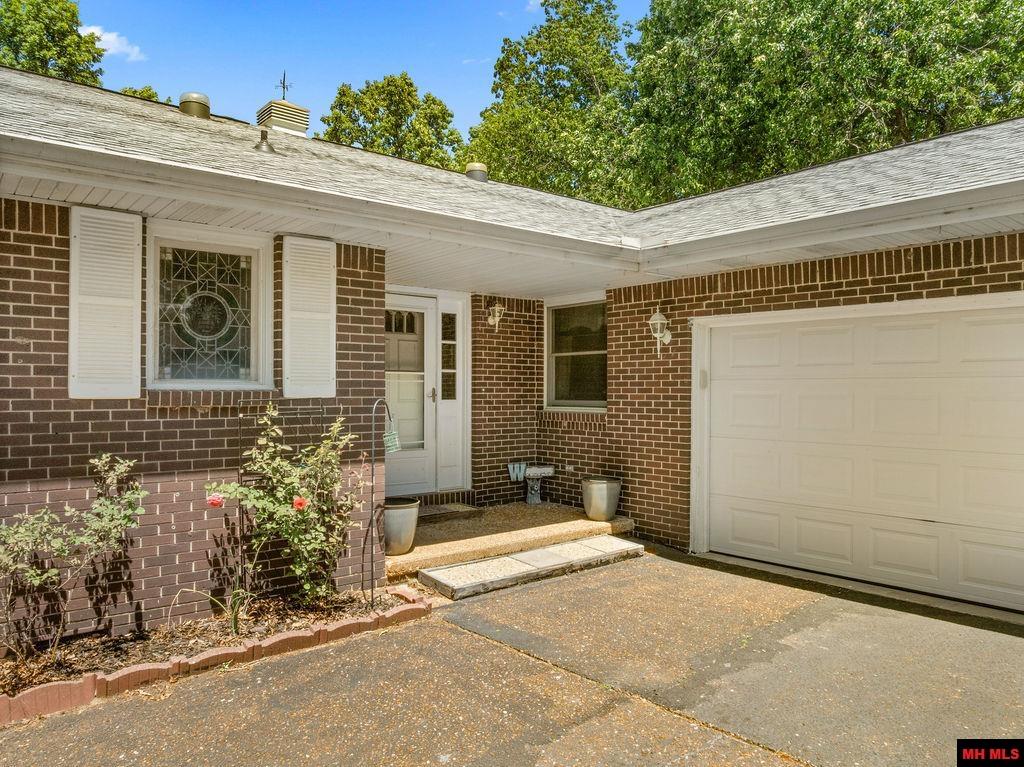 2503 Crescent Drive