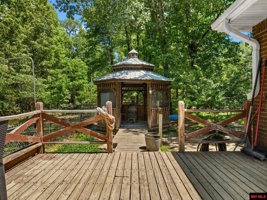 2503 Crescent Drive