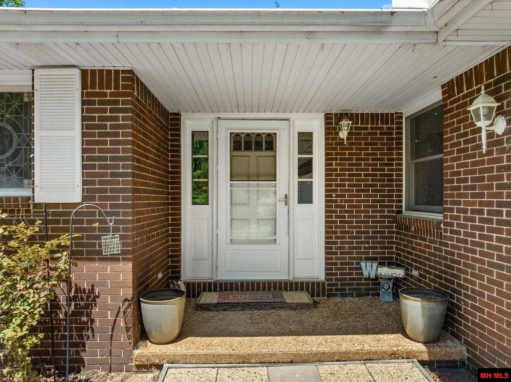 2503 Crescent Drive