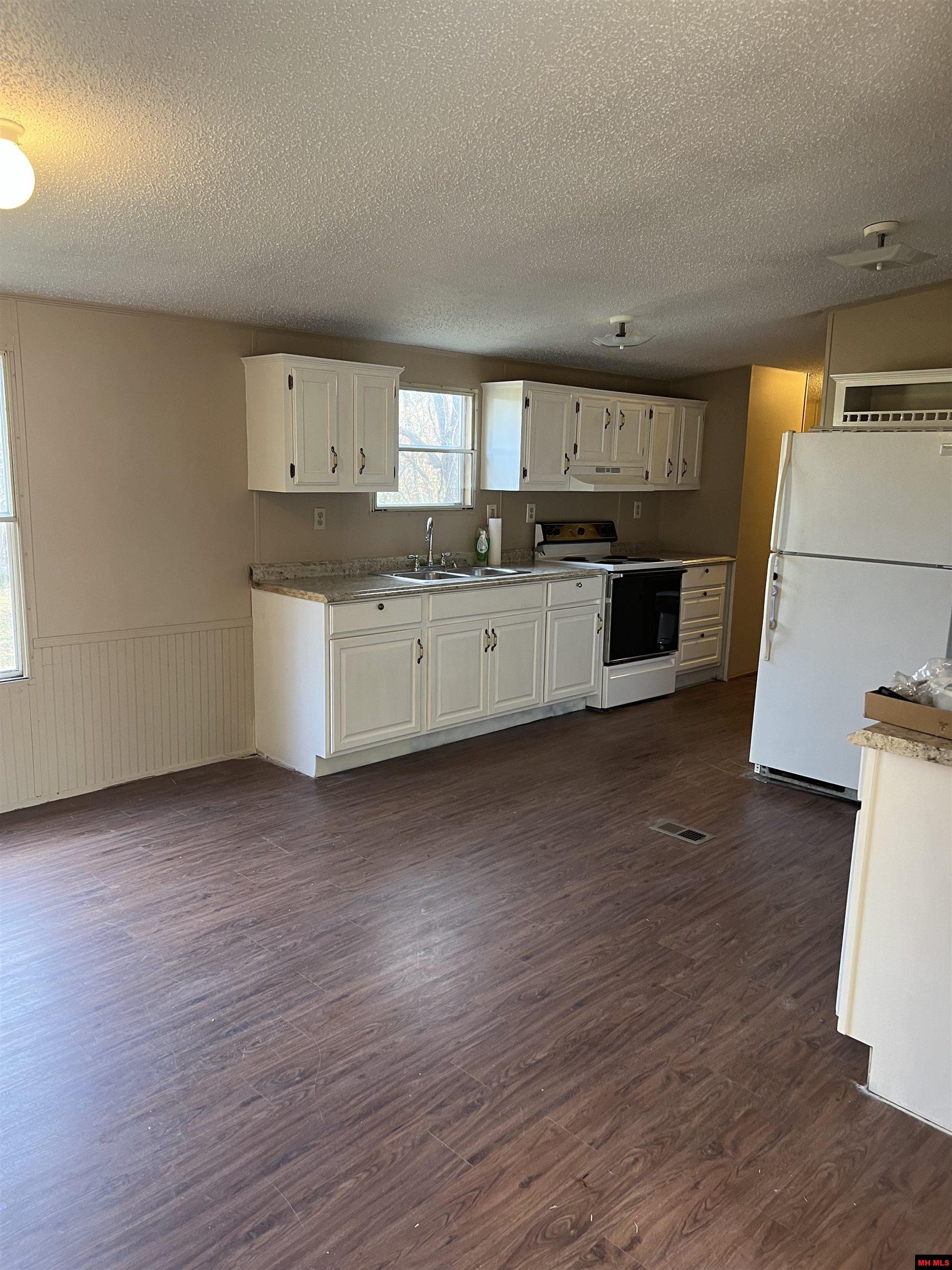 501 GIRARD STREET Flippin, AR
