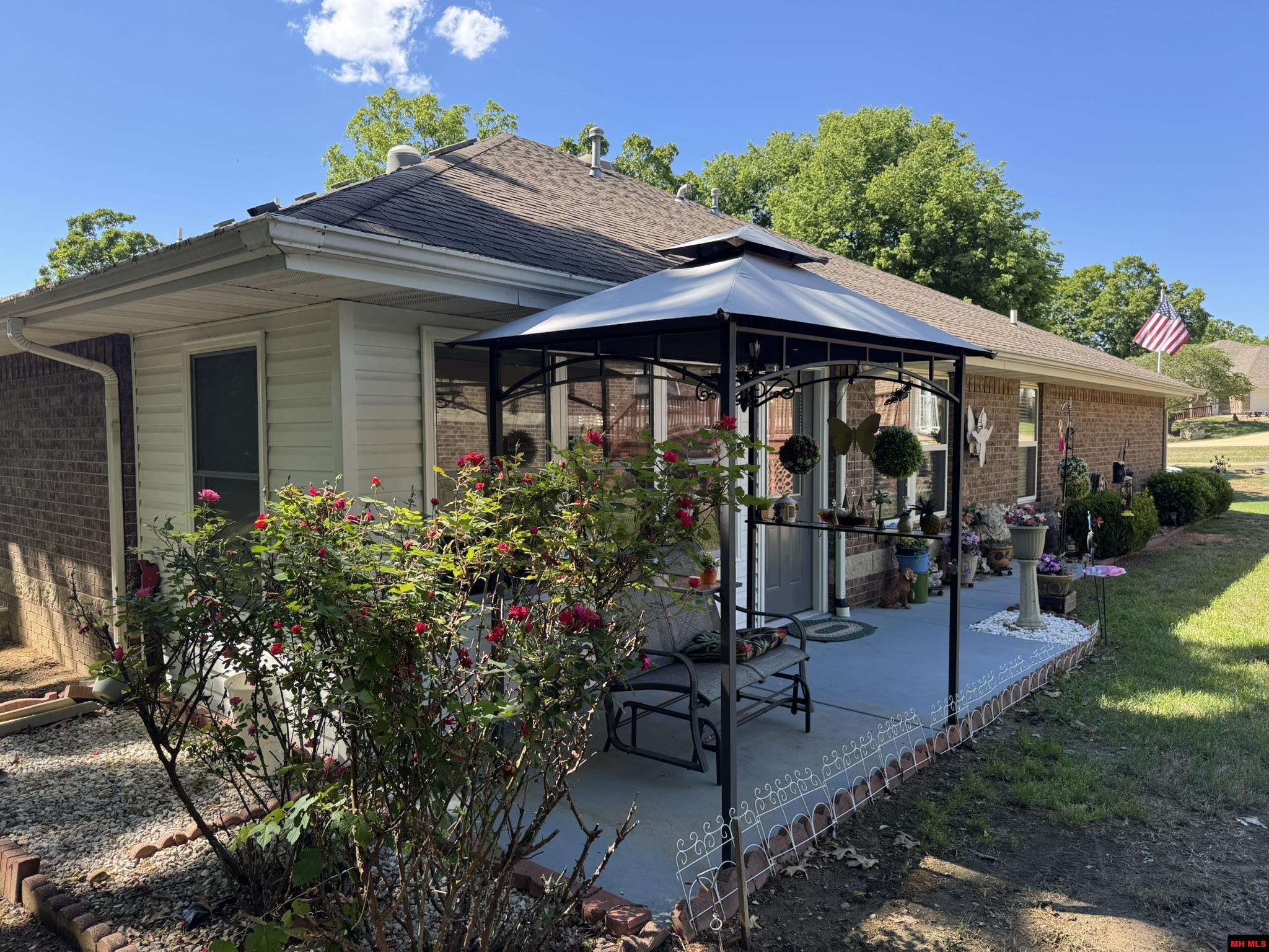 1586 MEADOWHILL DRIVE Mountain Home, AR