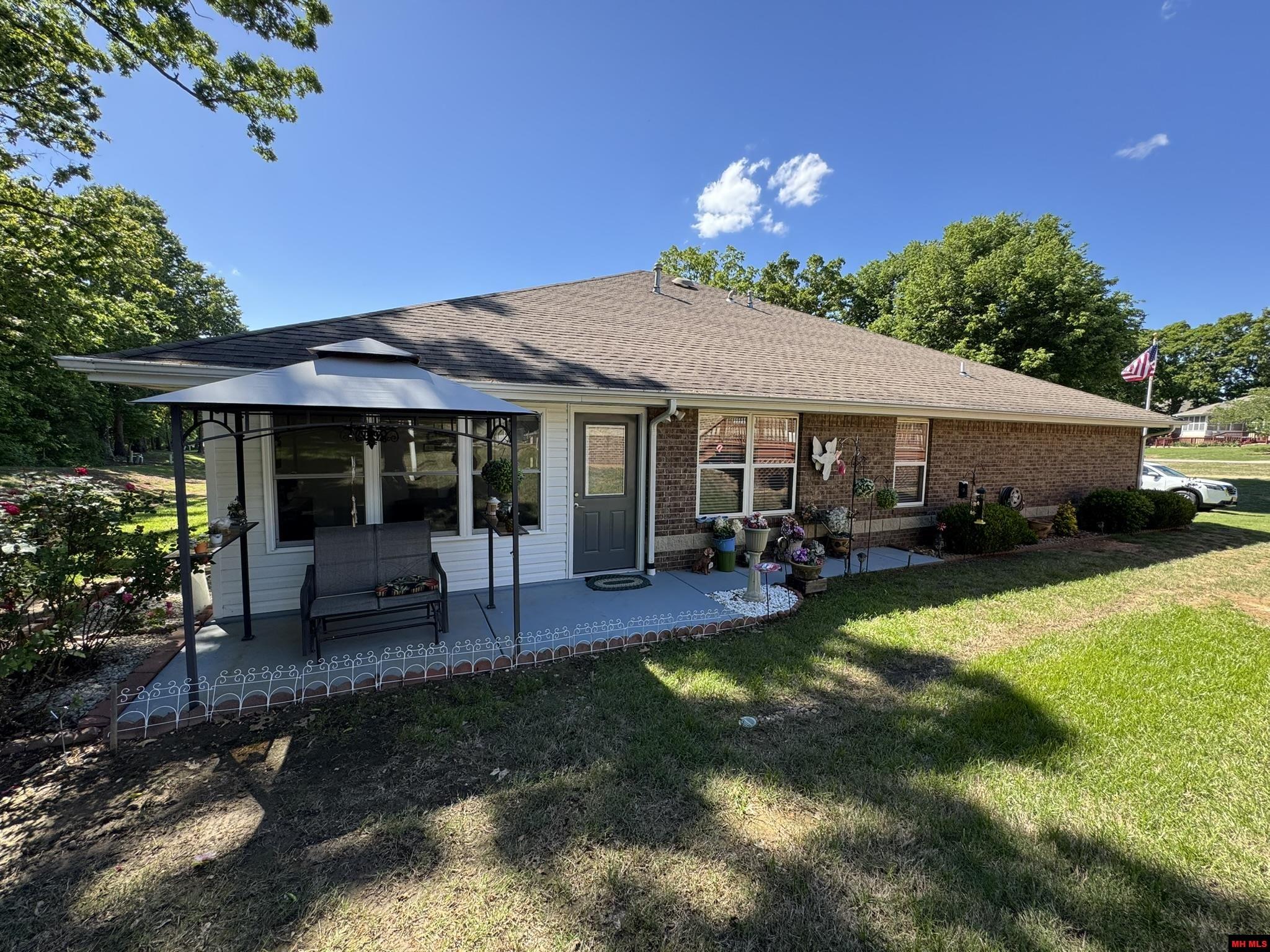 1586 MEADOWHILL DRIVE Mountain Home, AR