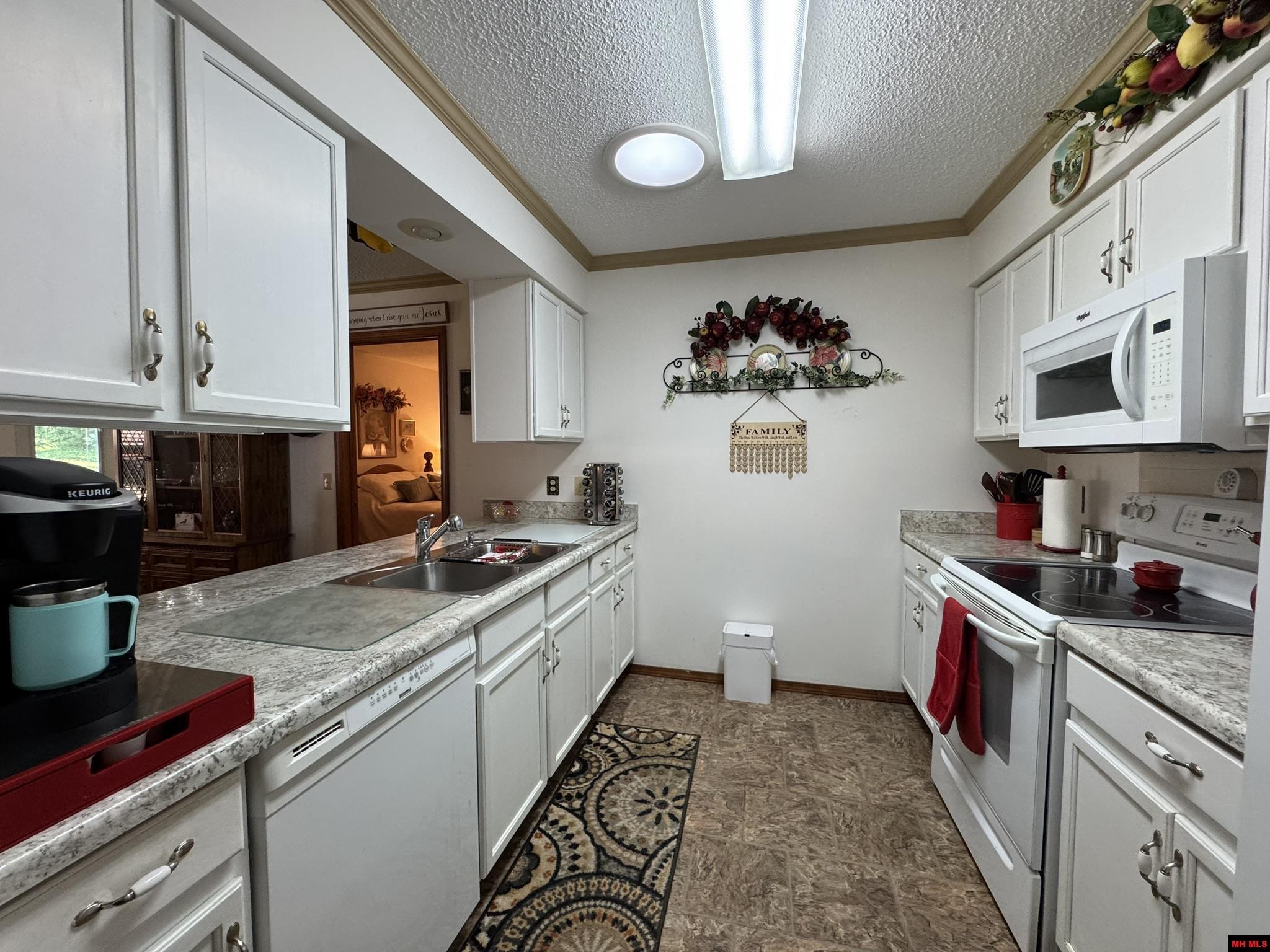 1586 MEADOWHILL DRIVE Mountain Home, AR