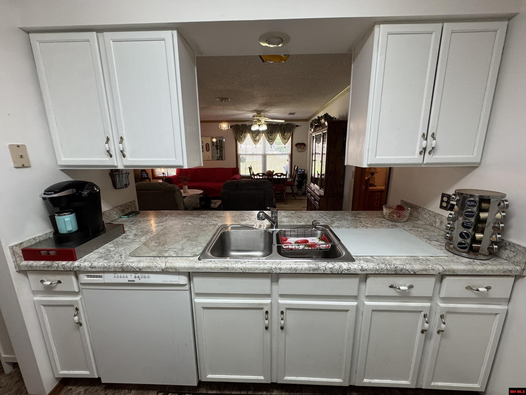 1586 MEADOWHILL DRIVE Mountain Home, AR