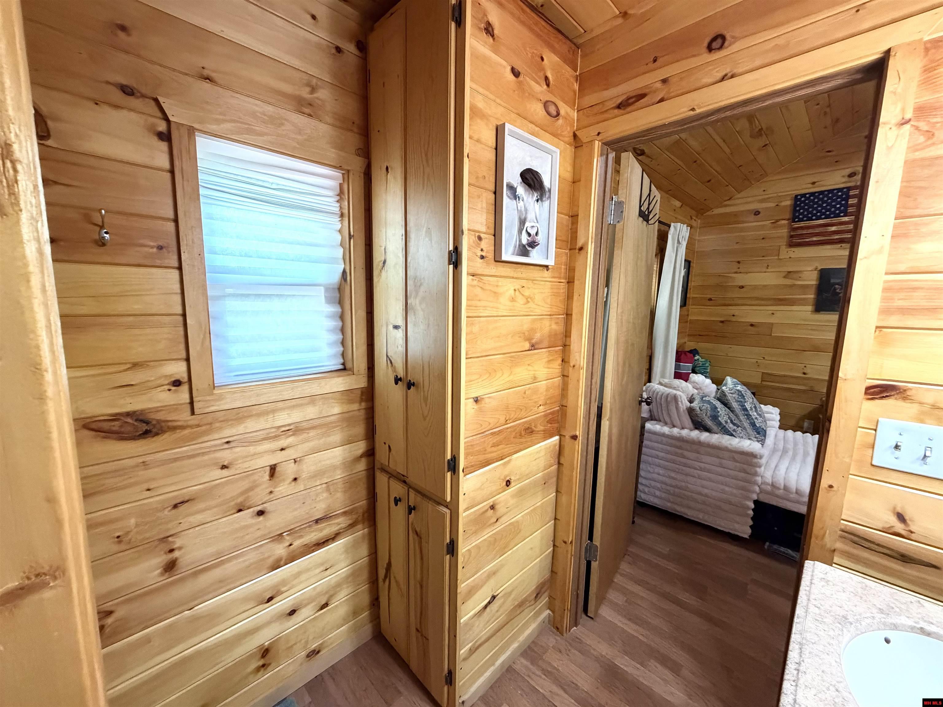 412 LONGWAY DRIVE Yellville, AR