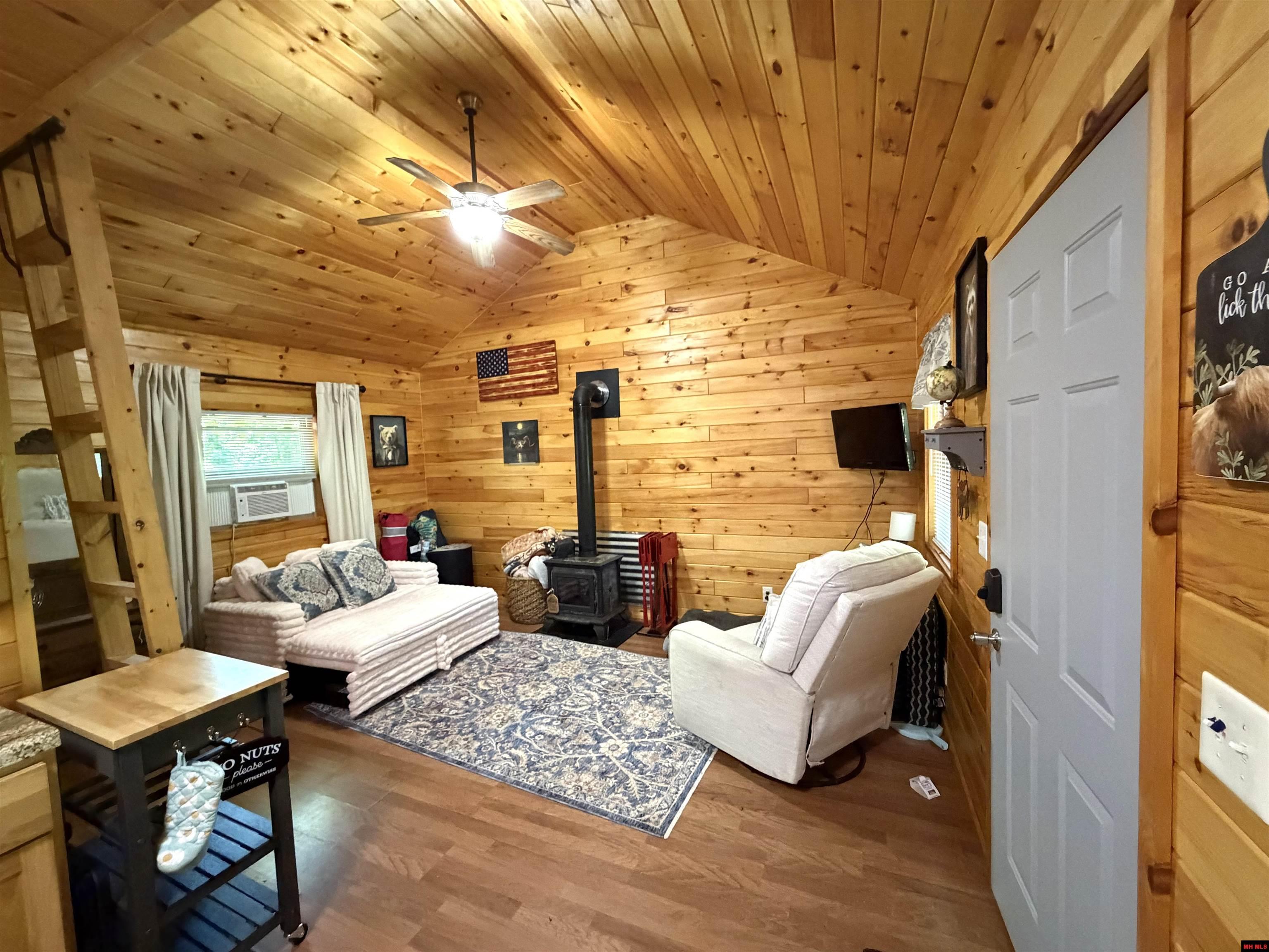 412 LONGWAY DRIVE Yellville, AR