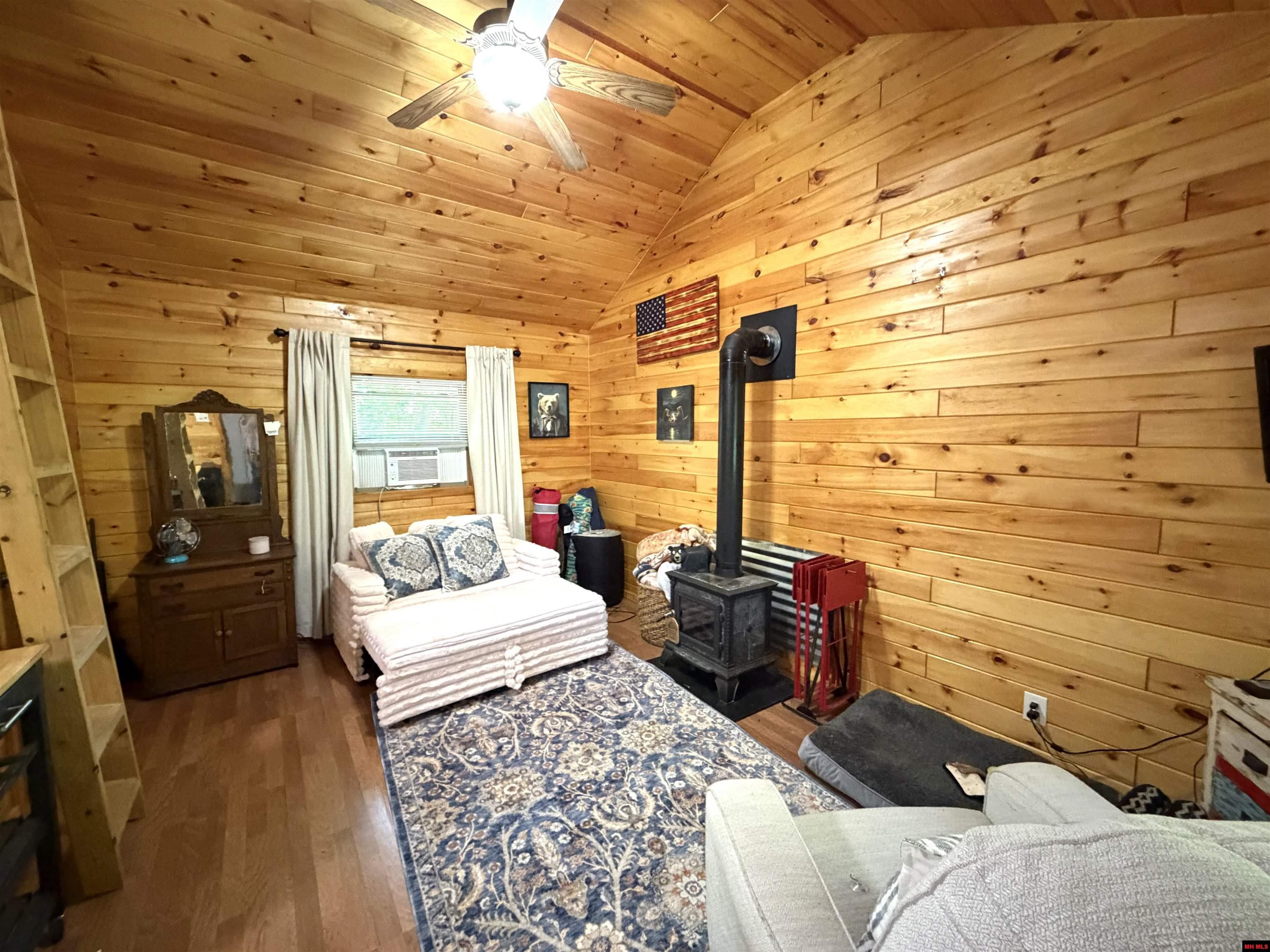 412 LONGWAY DRIVE Yellville, AR