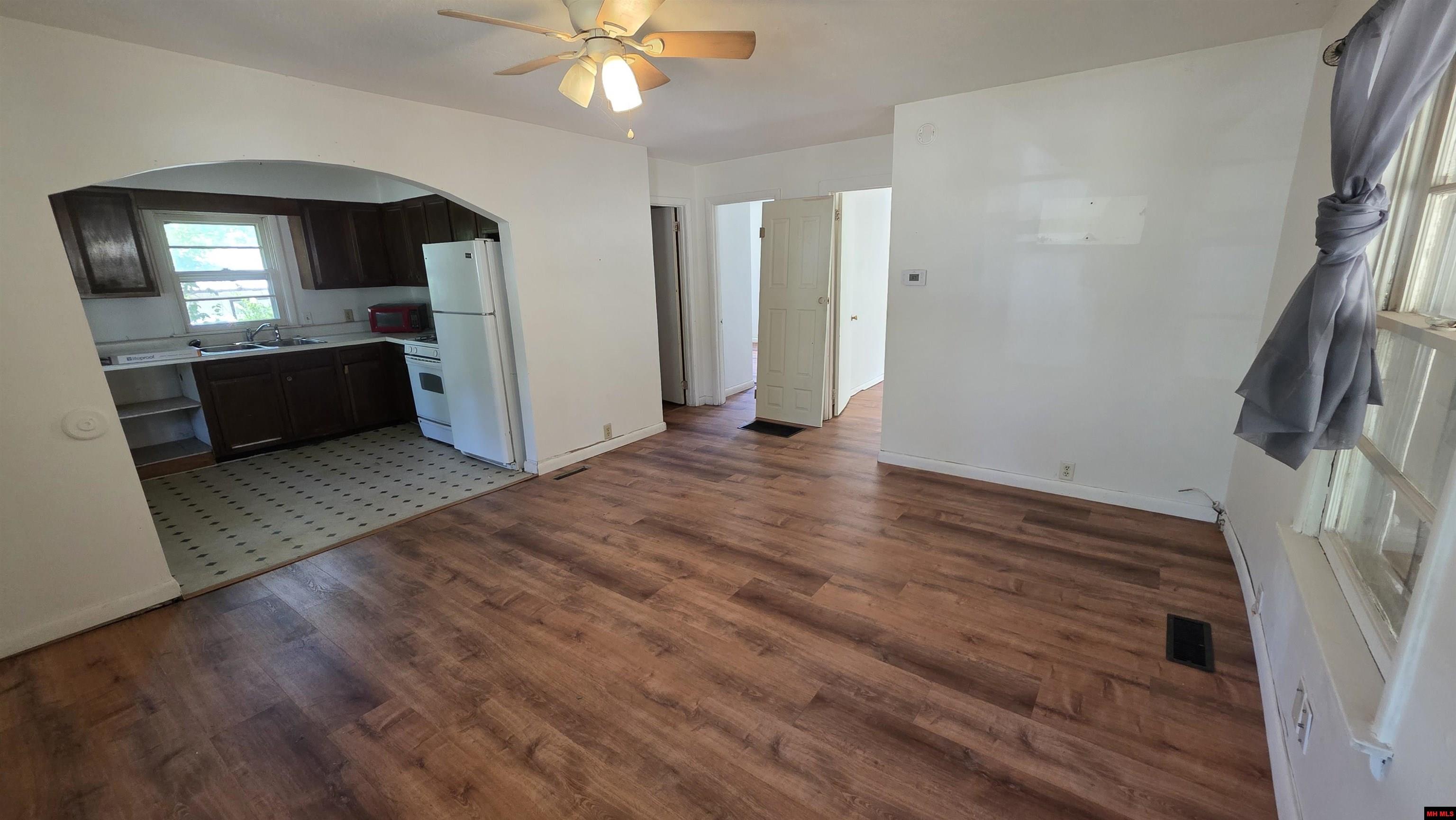 317 W 5TH STREET Yellville, AR 72687