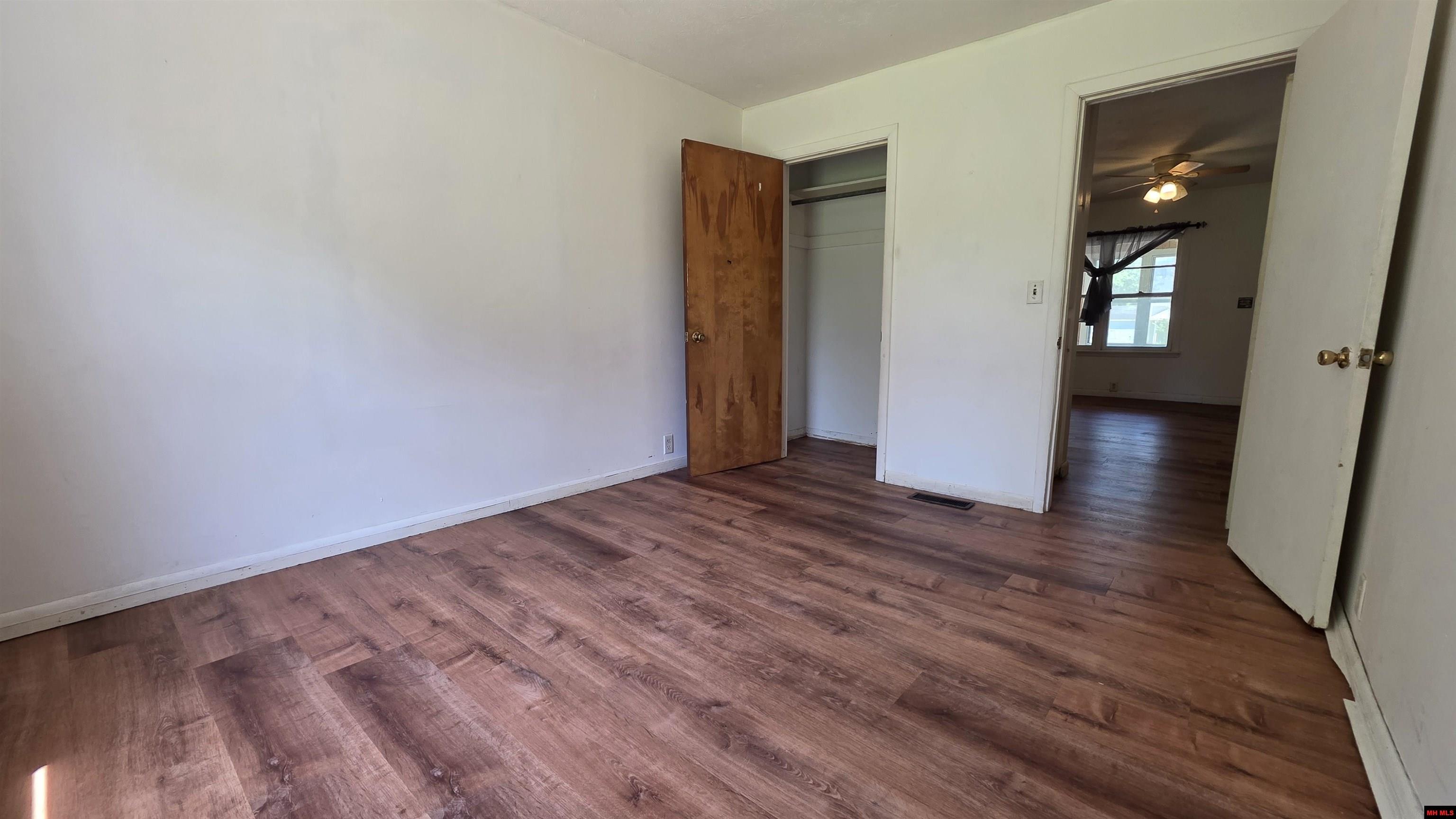 317 W 5TH STREET Yellville, AR 72687