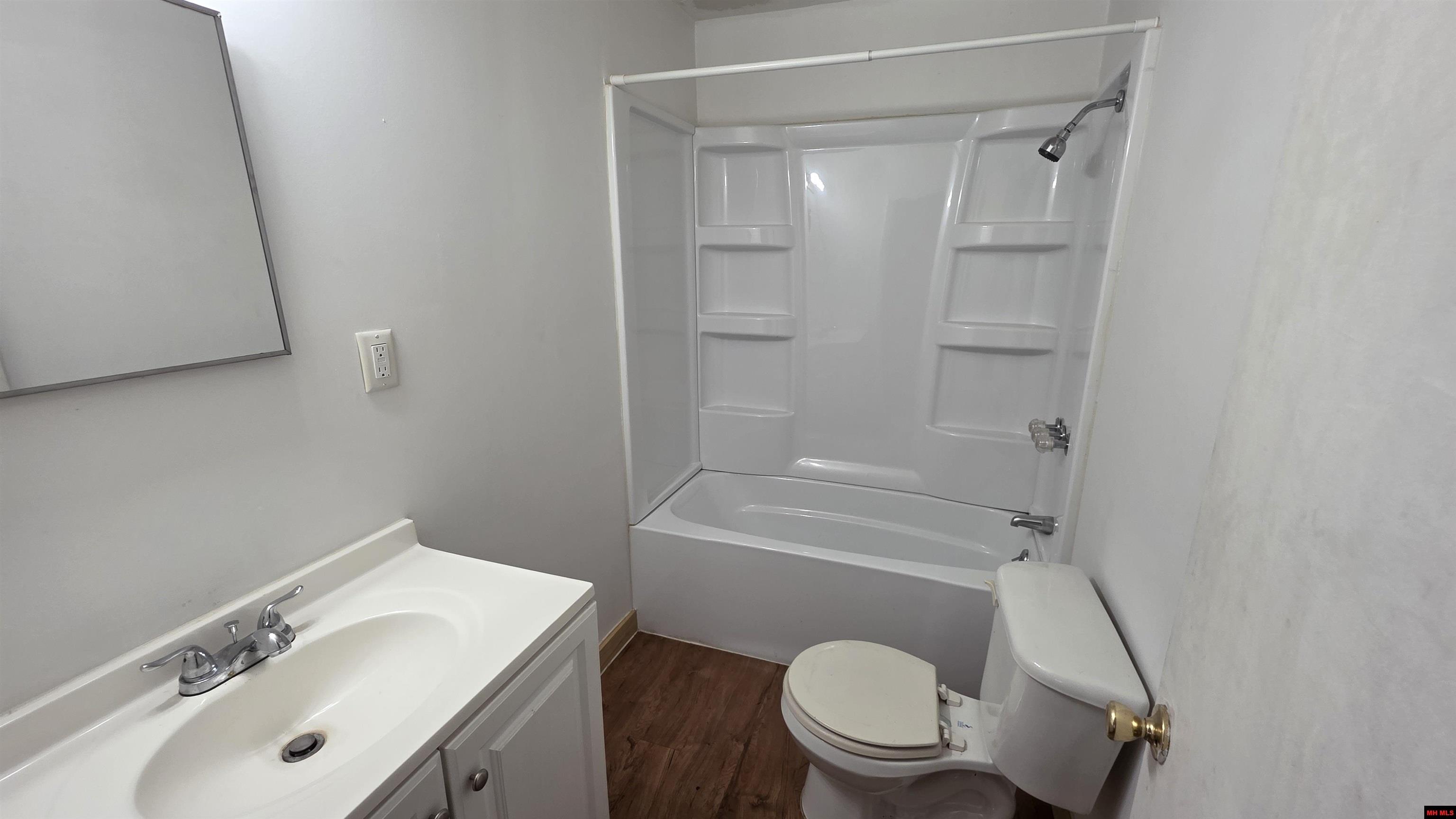 317 W 5TH STREET Yellville, AR 72687