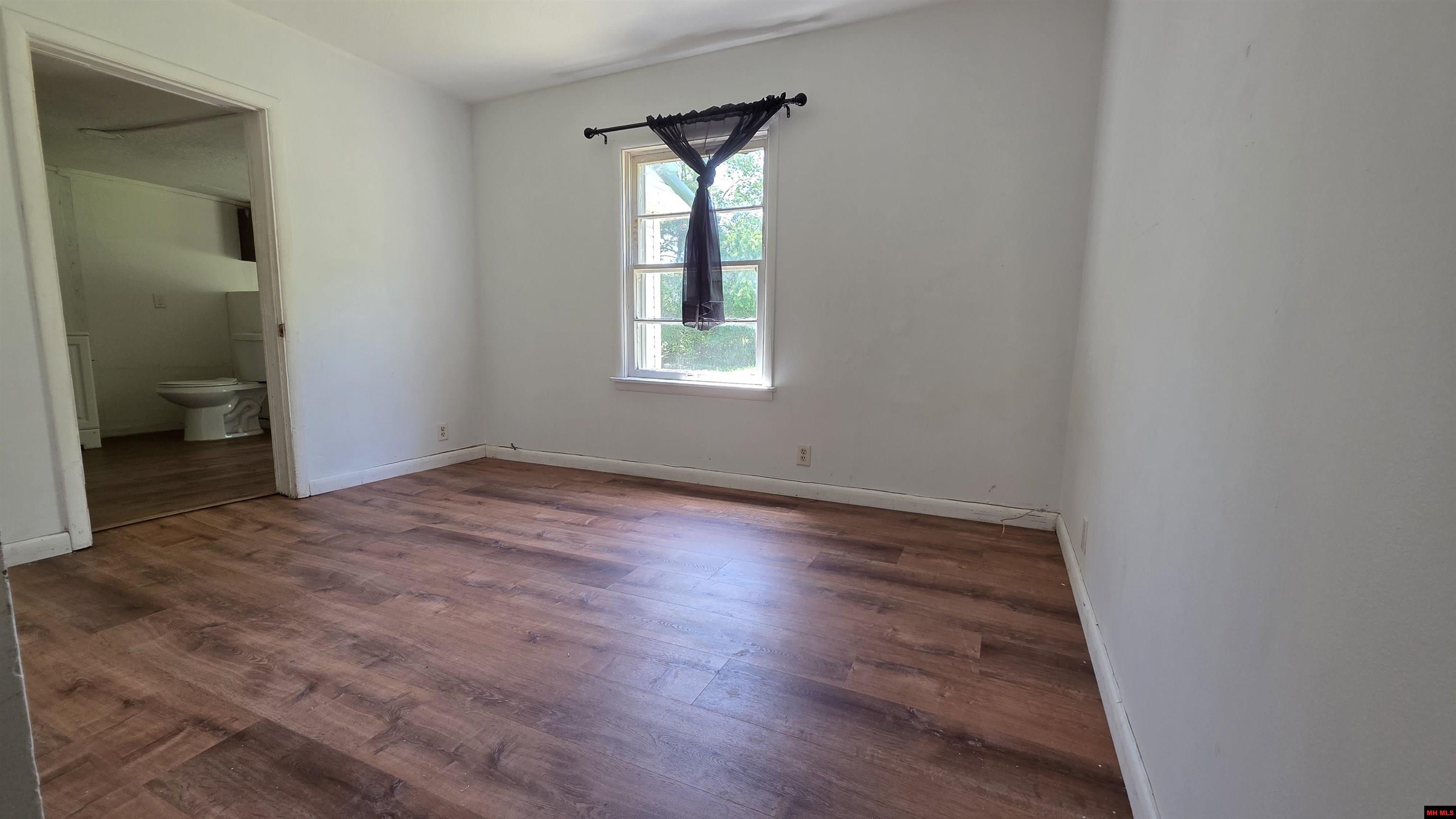 317 W 5TH STREET Yellville, AR 72687