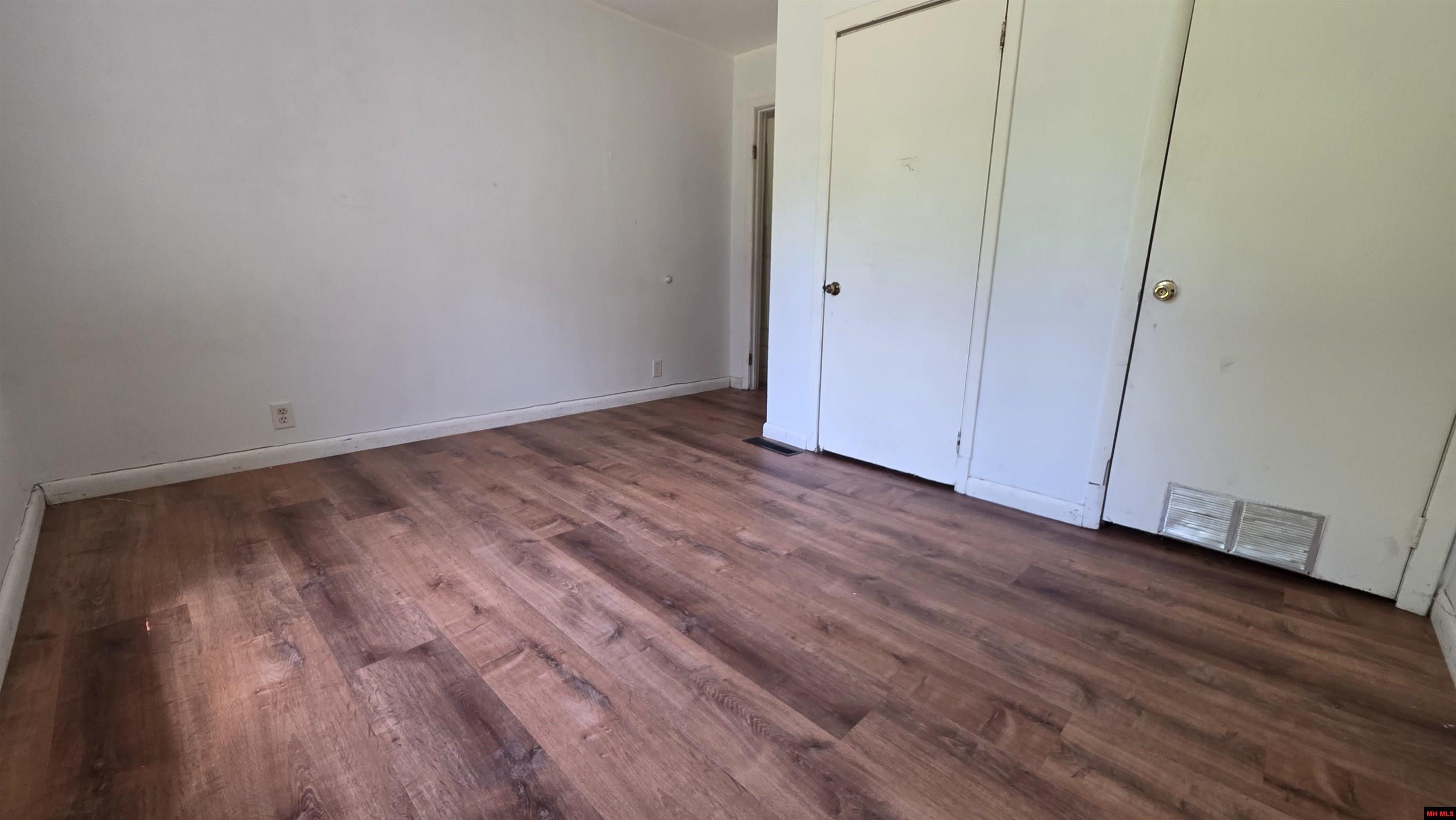 317 W 5TH STREET Yellville, AR 72687