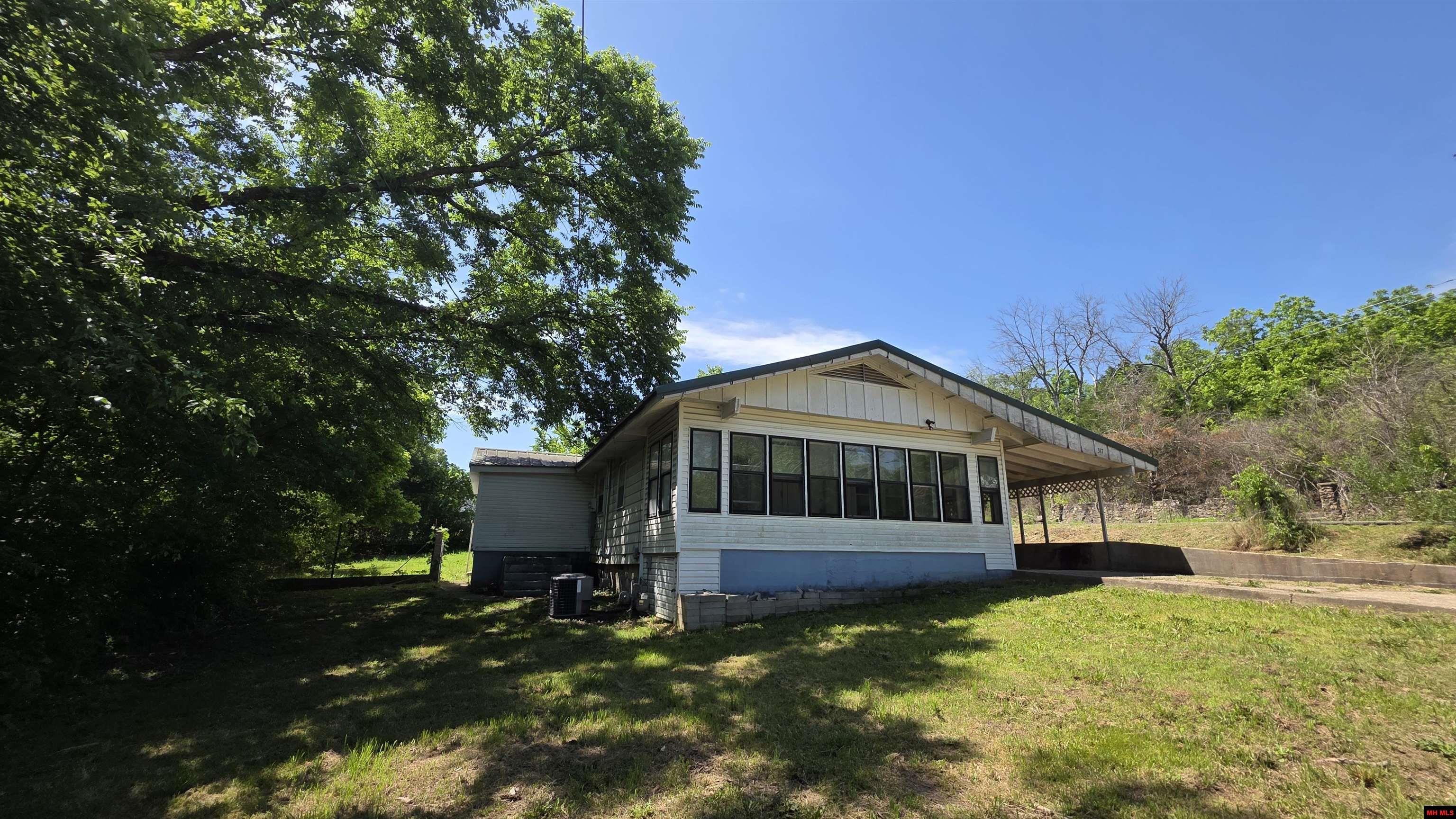 317 W 5TH STREET Yellville, AR 72687