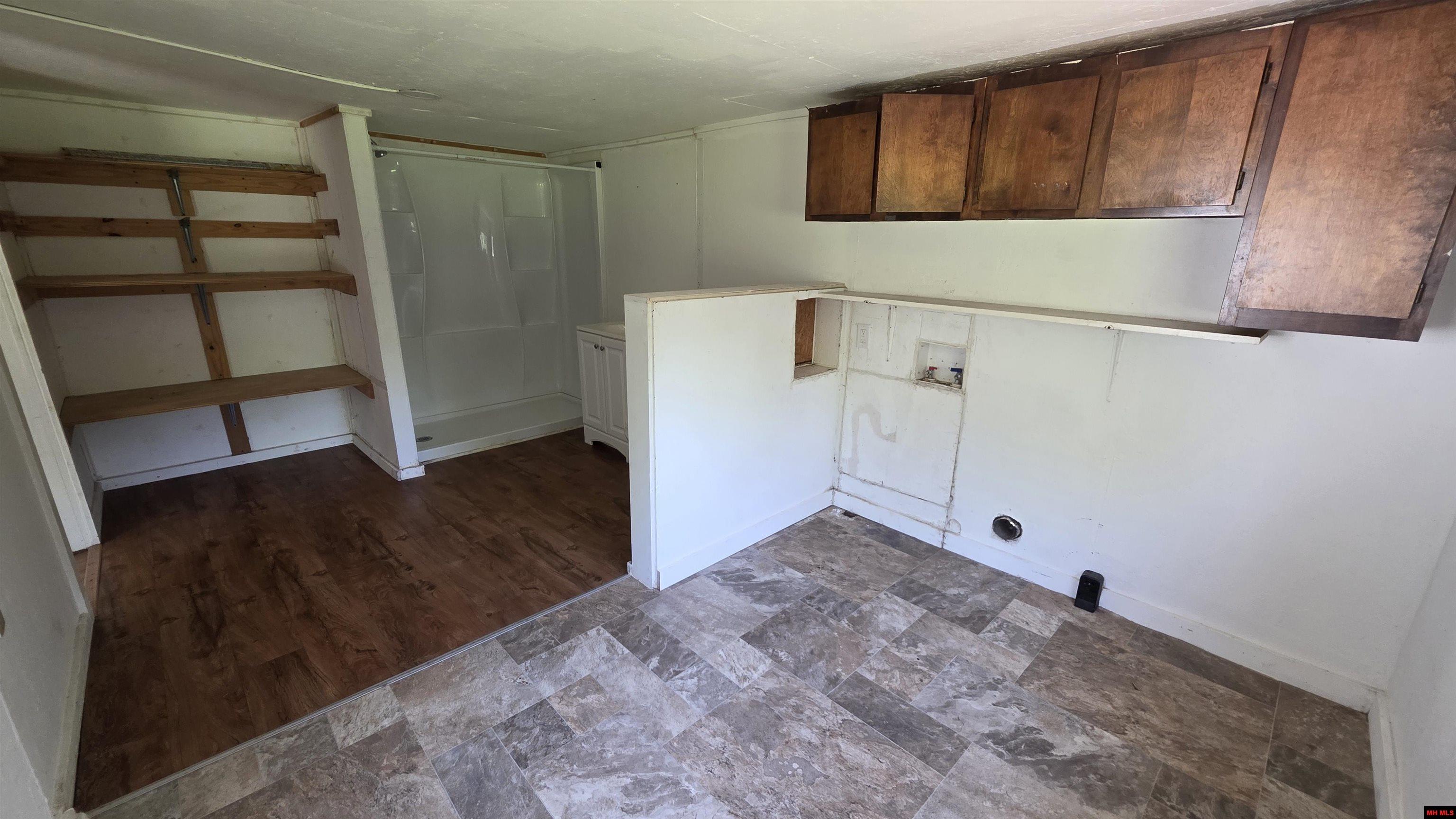 317 W 5TH STREET Yellville, AR 72687