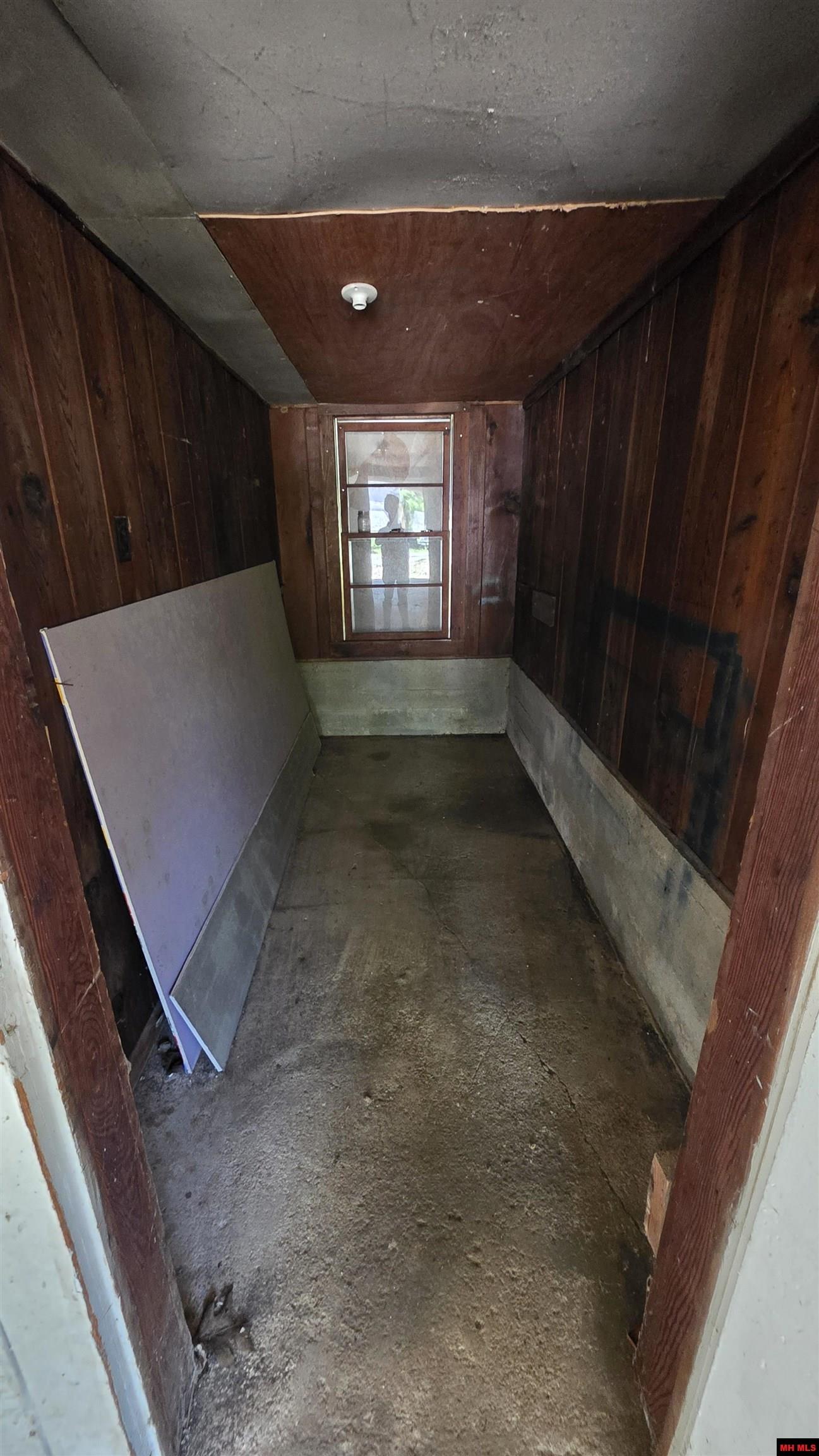 317 W 5TH STREET Yellville, AR 72687