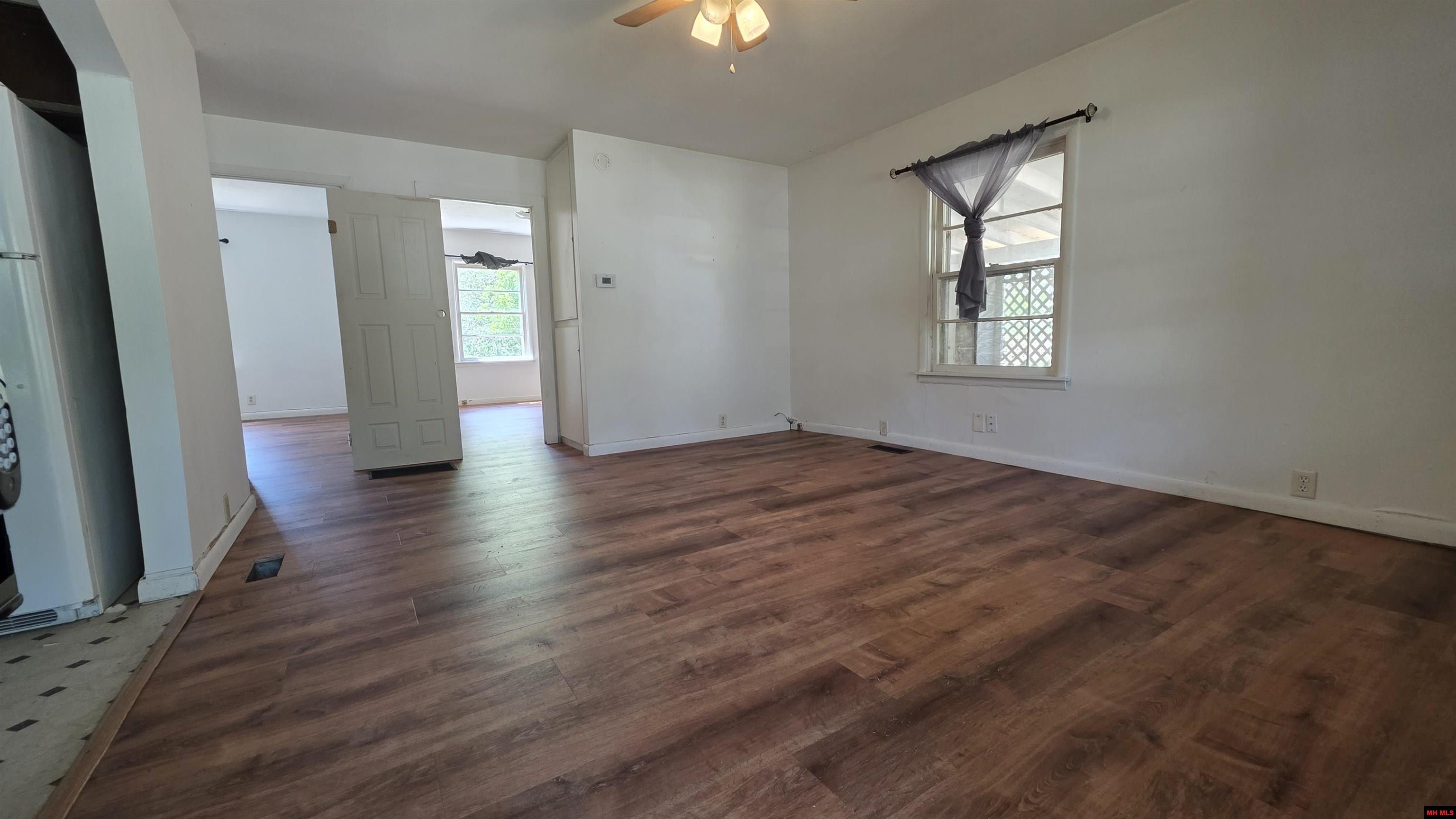 317 W 5TH STREET Yellville, AR 72687