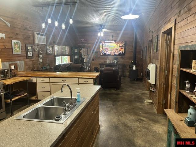 7445 S Hwy 14 South
