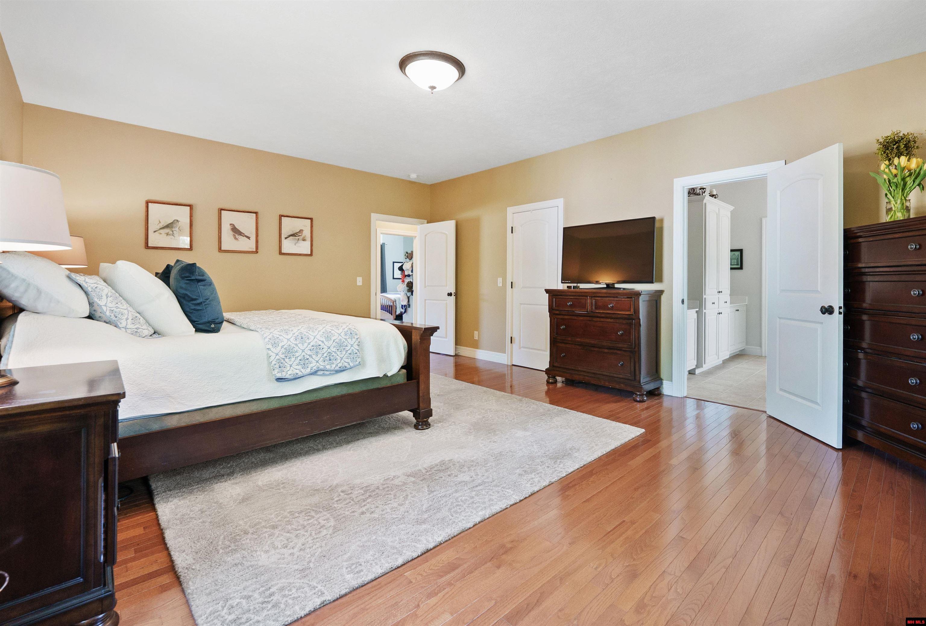 2027 Shadow Oak Drive