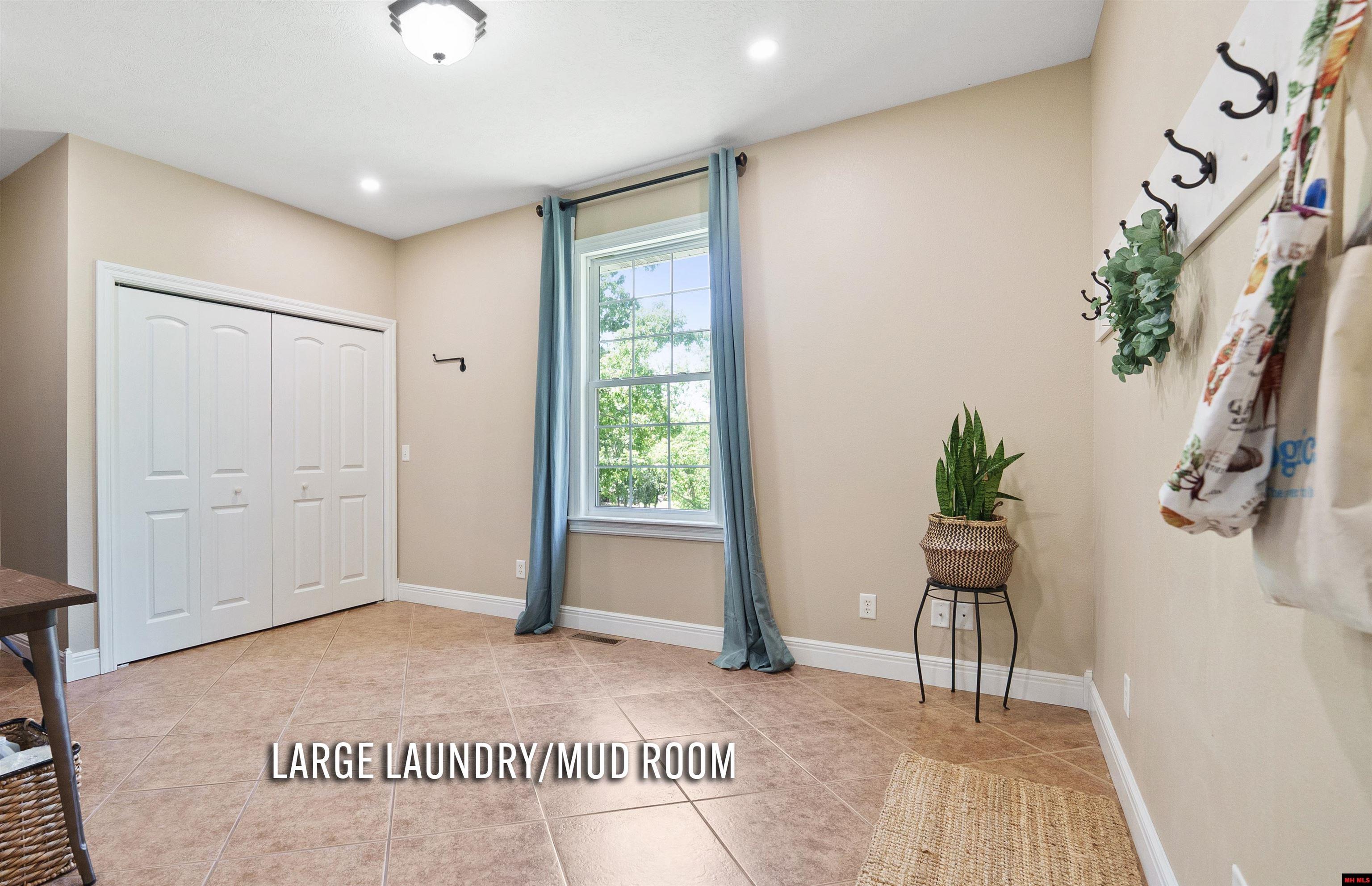 2027 Shadow Oak Drive