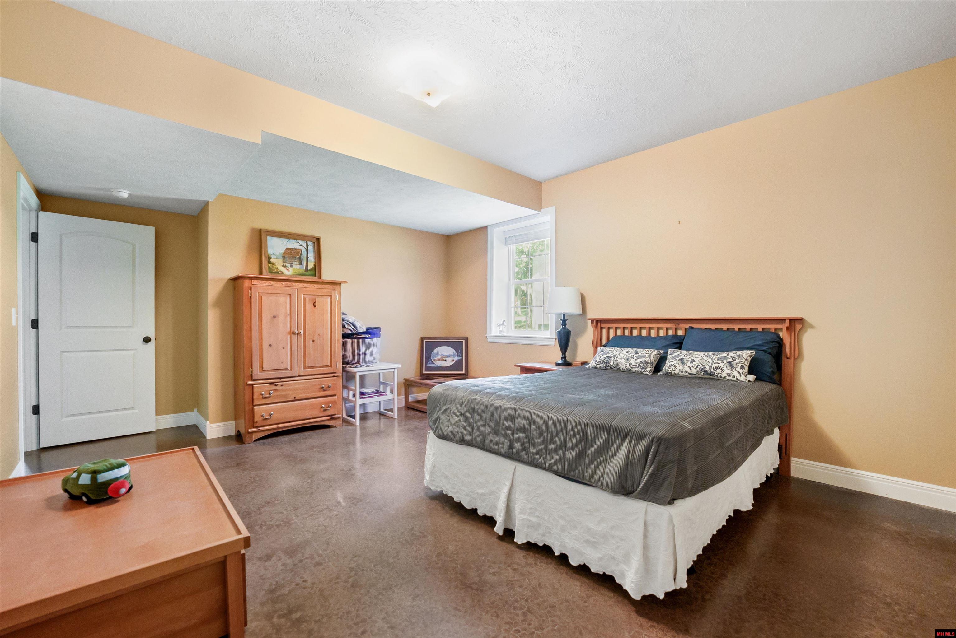 2027 Shadow Oak Drive