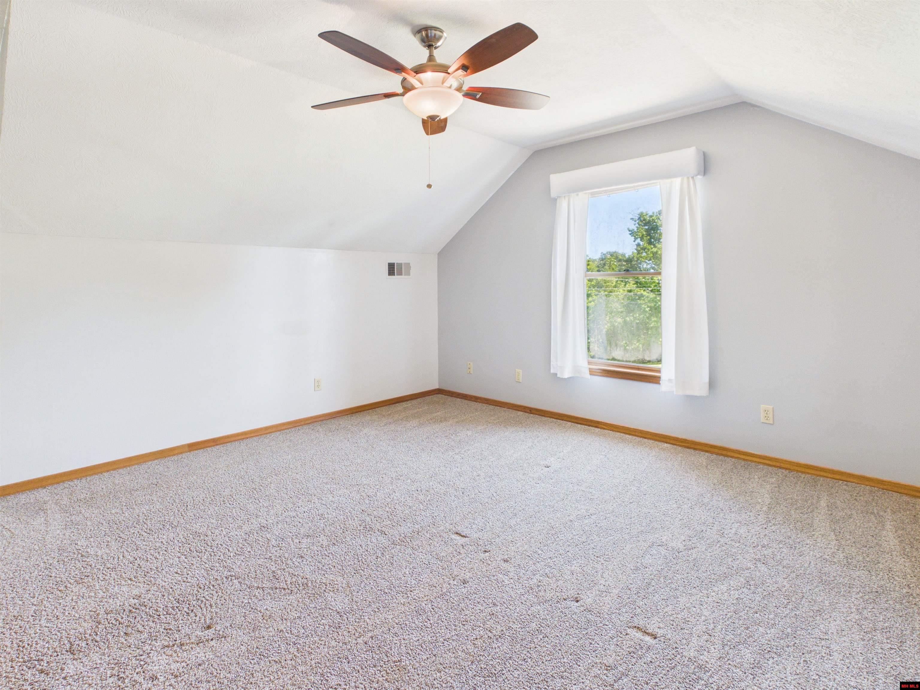 26 Hickory Heights Drive