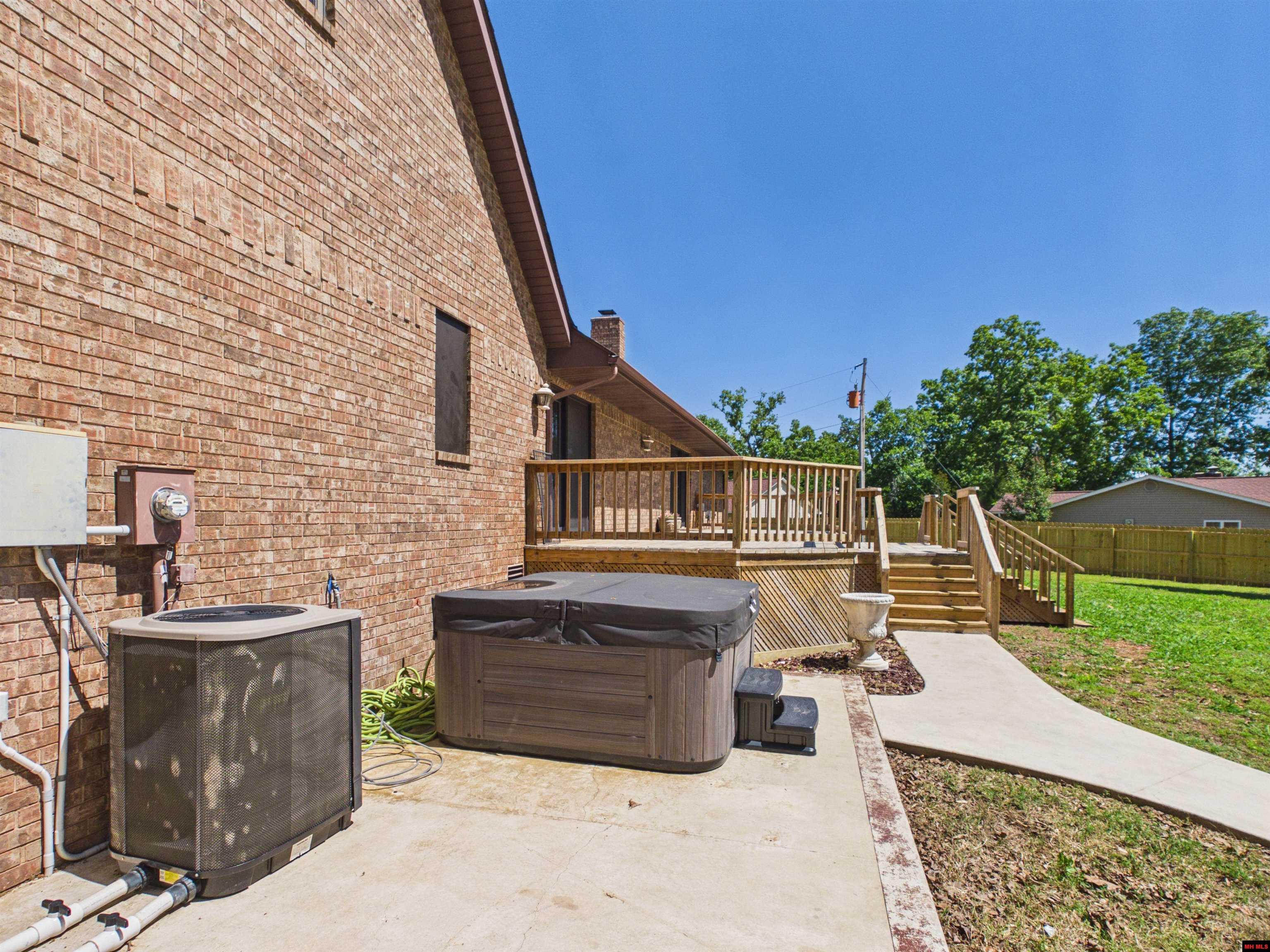 26 Hickory Heights Drive