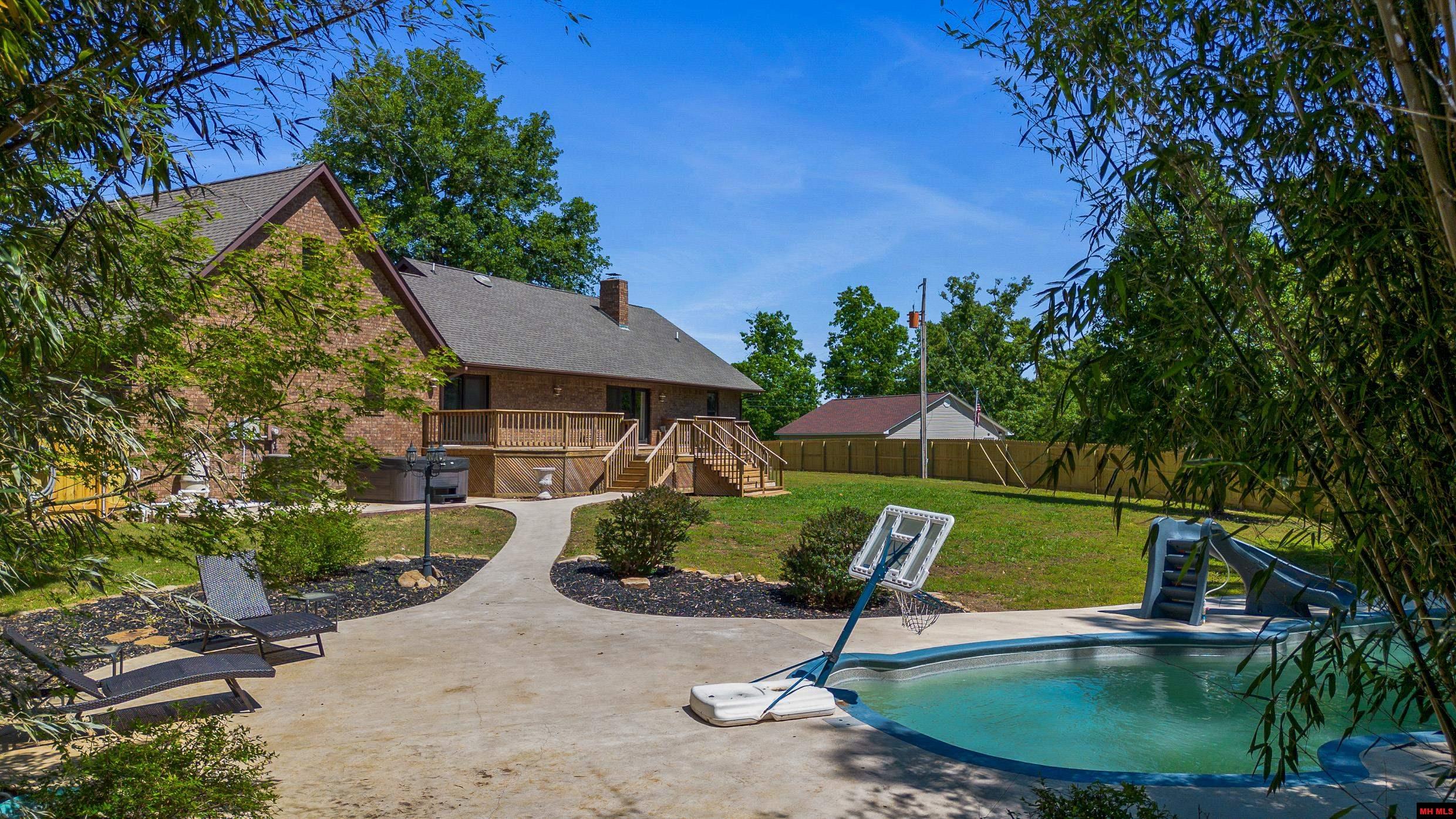 26 Hickory Heights Drive