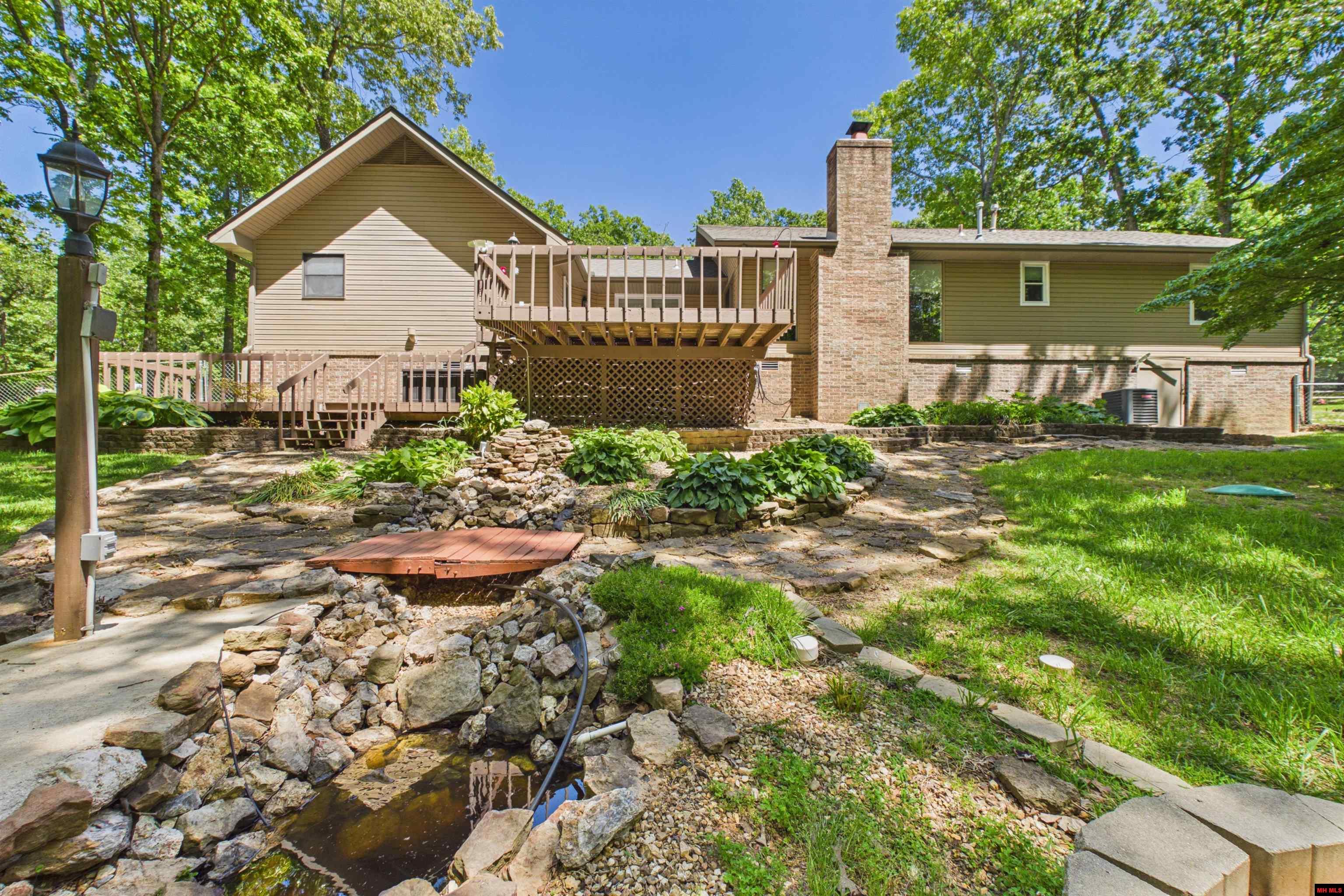 46 Stonehedge Drive