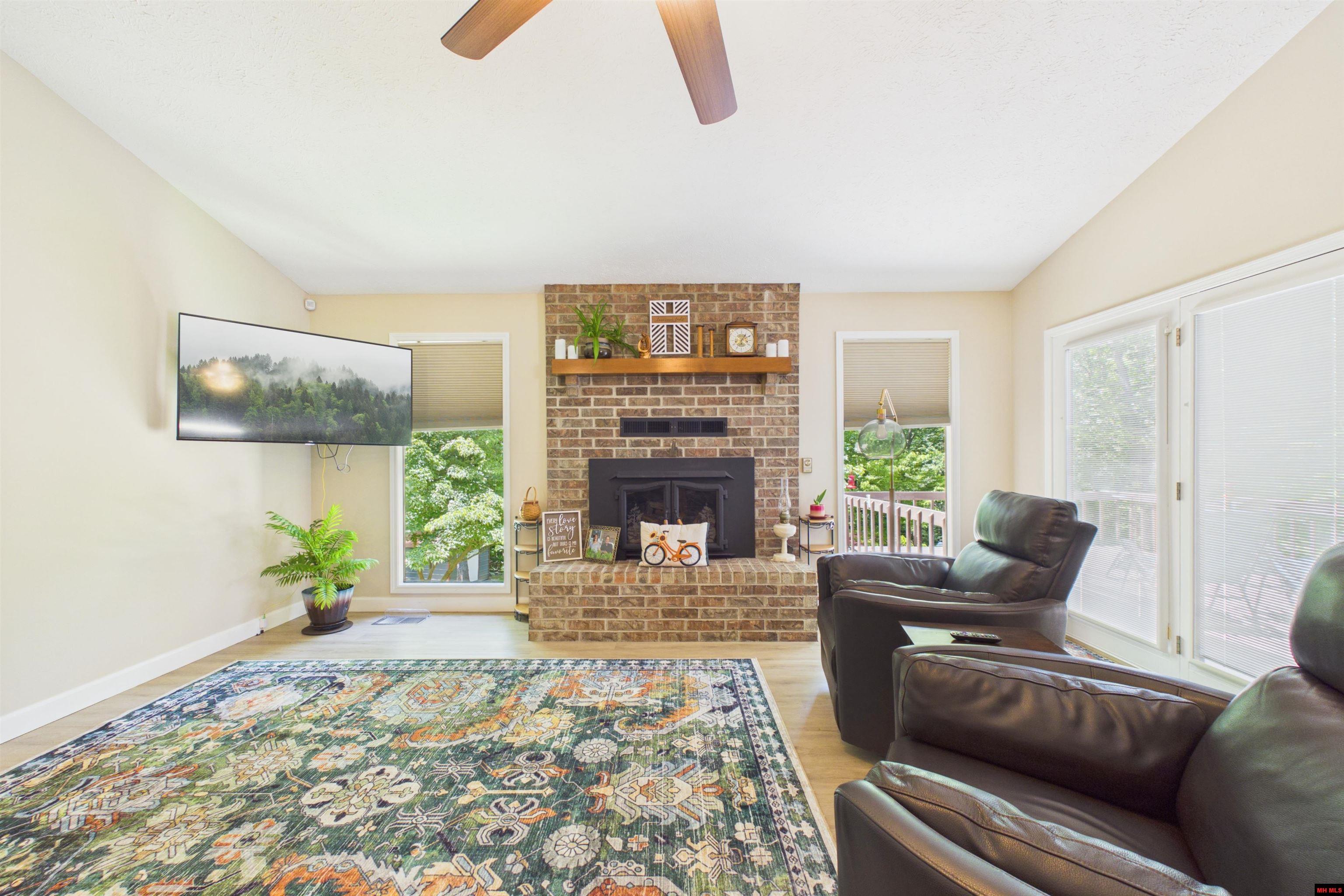 46 Stonehedge Drive