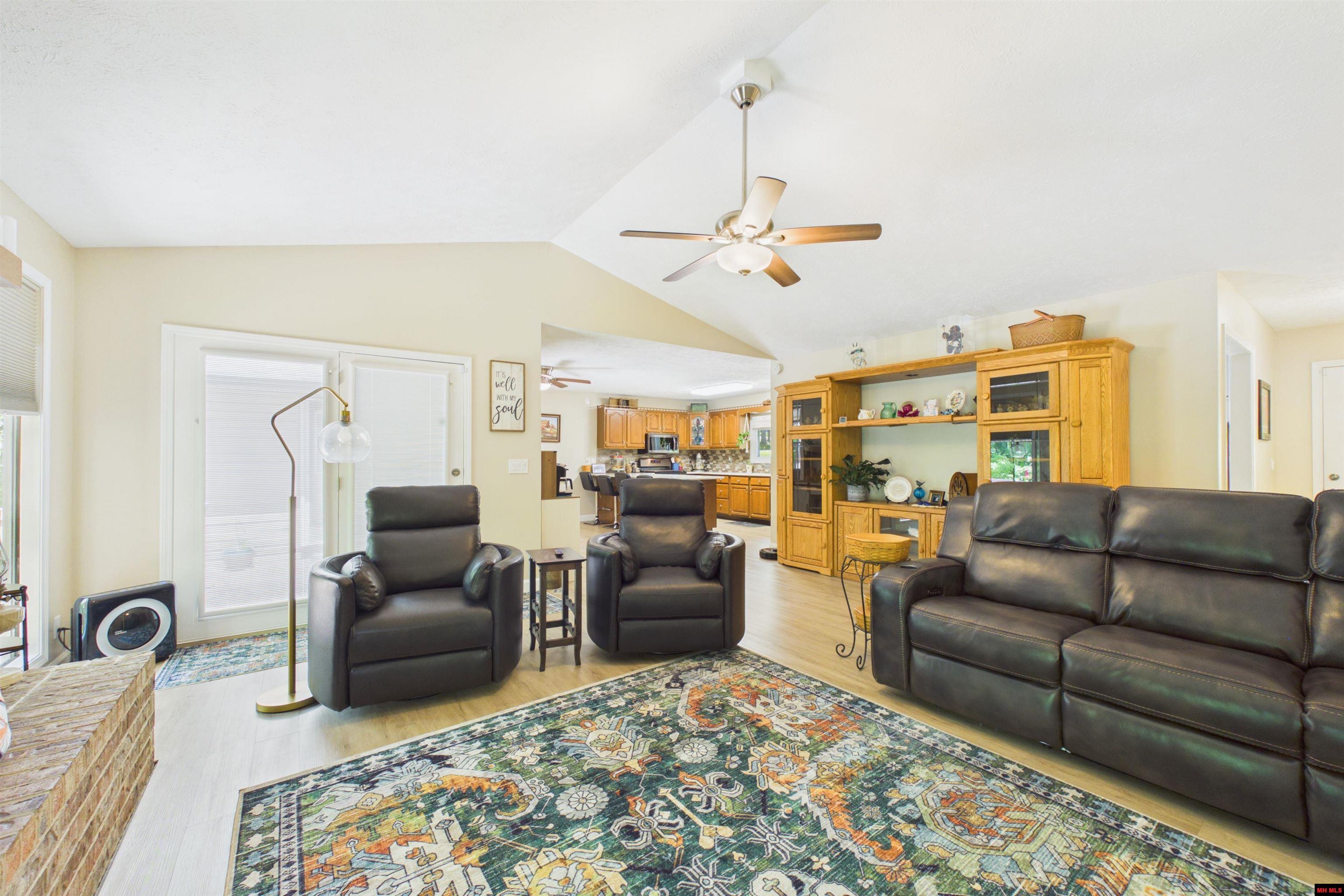 46 Stonehedge Drive