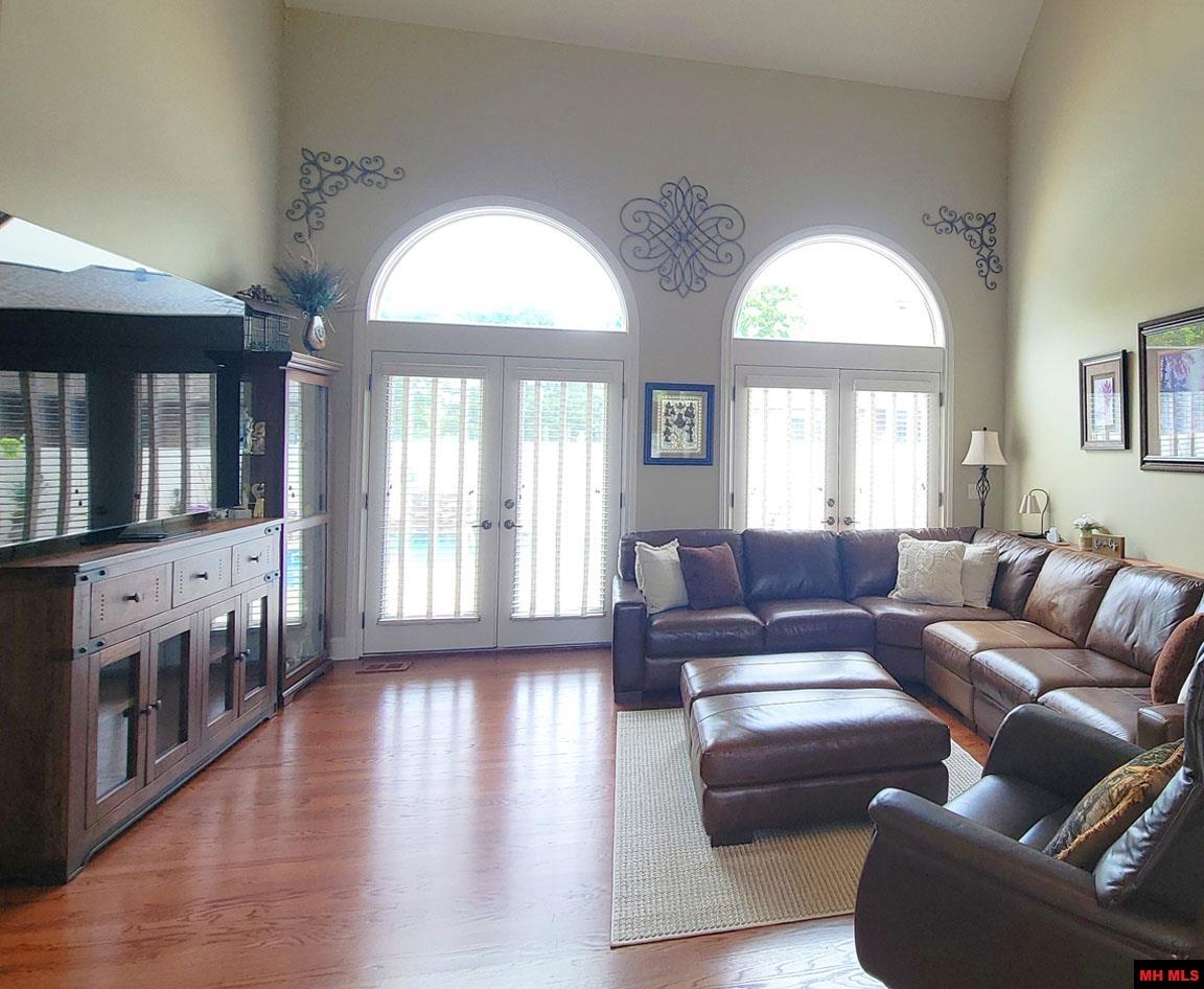 308 HOLLY GROVE DRIVE Mountain Home, AR