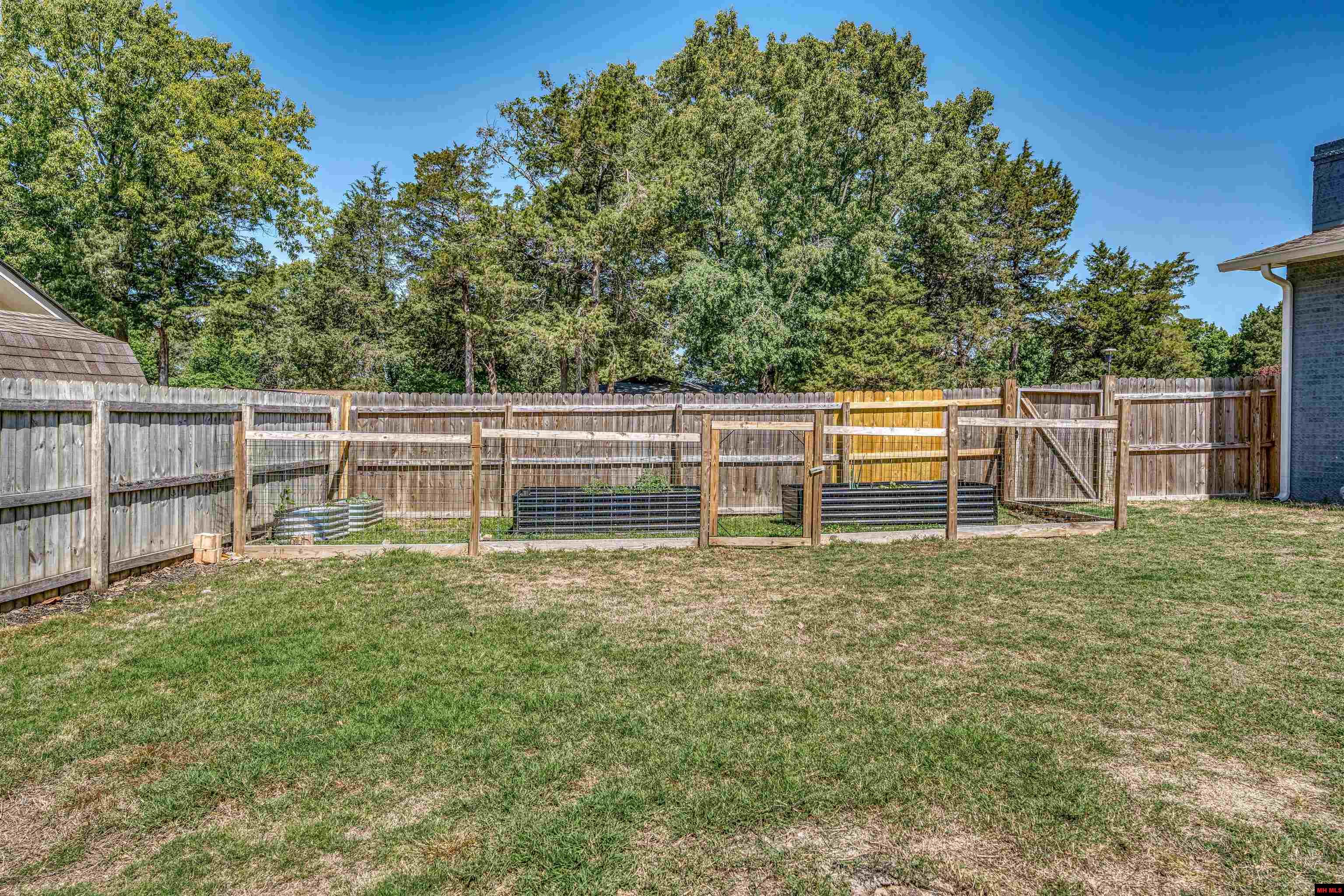 304 S Kingswood Drive