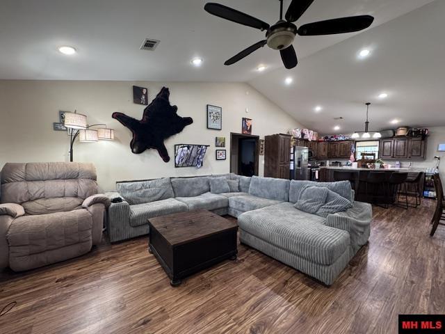 711 E Red Barn Road