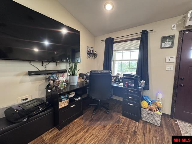 711 E Red Barn Road