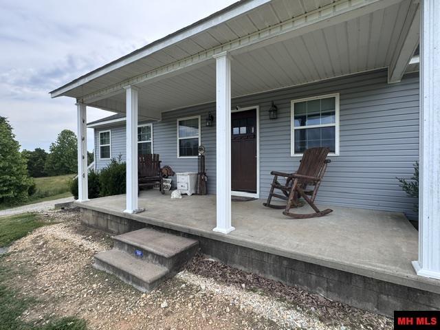 711 E Red Barn Road