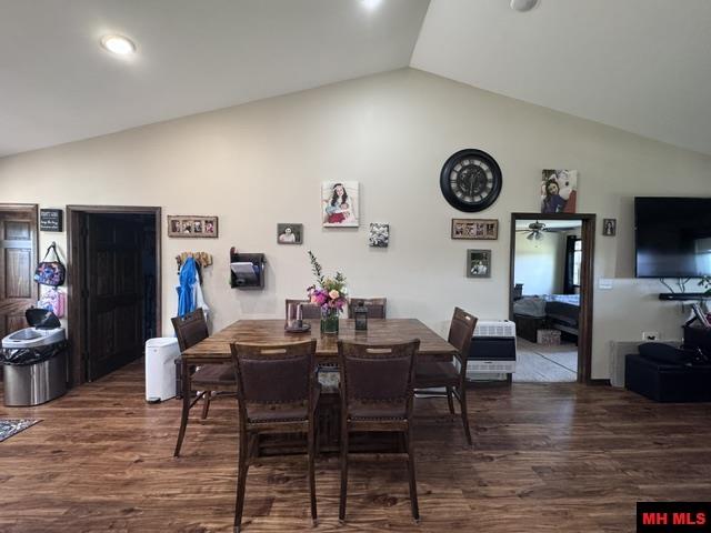711 E Red Barn Road