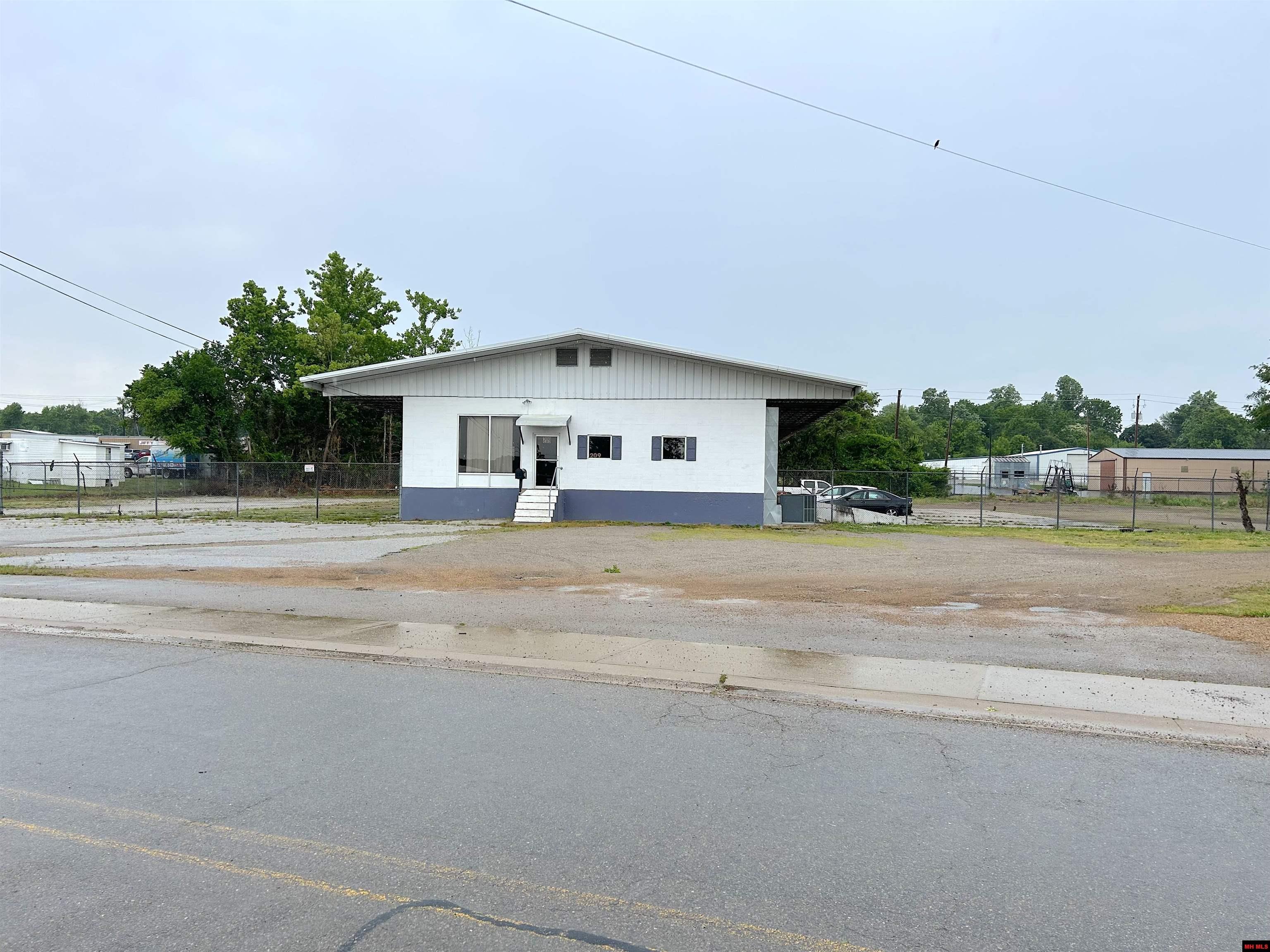 209 E WADE AVENUE Mountain Home, AR